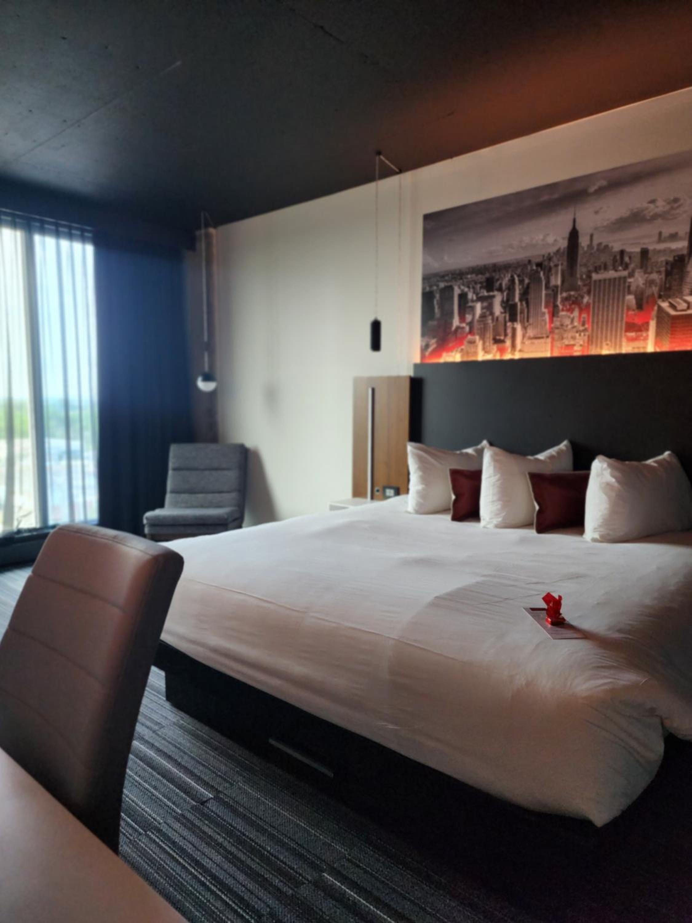 Deluxe King Room - Photo 1