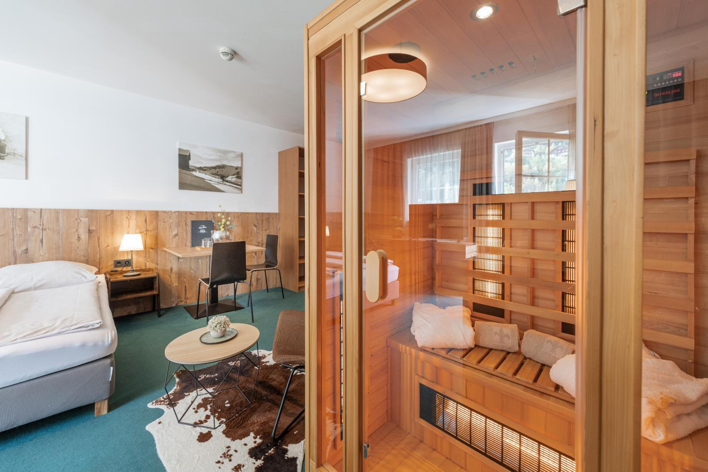 Studio with Infrared Cabin
