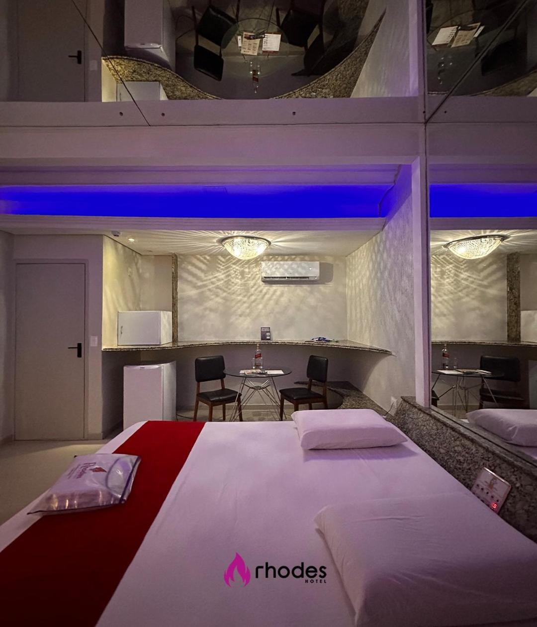 Deluxe Suite with Spa Bath - Photo 1