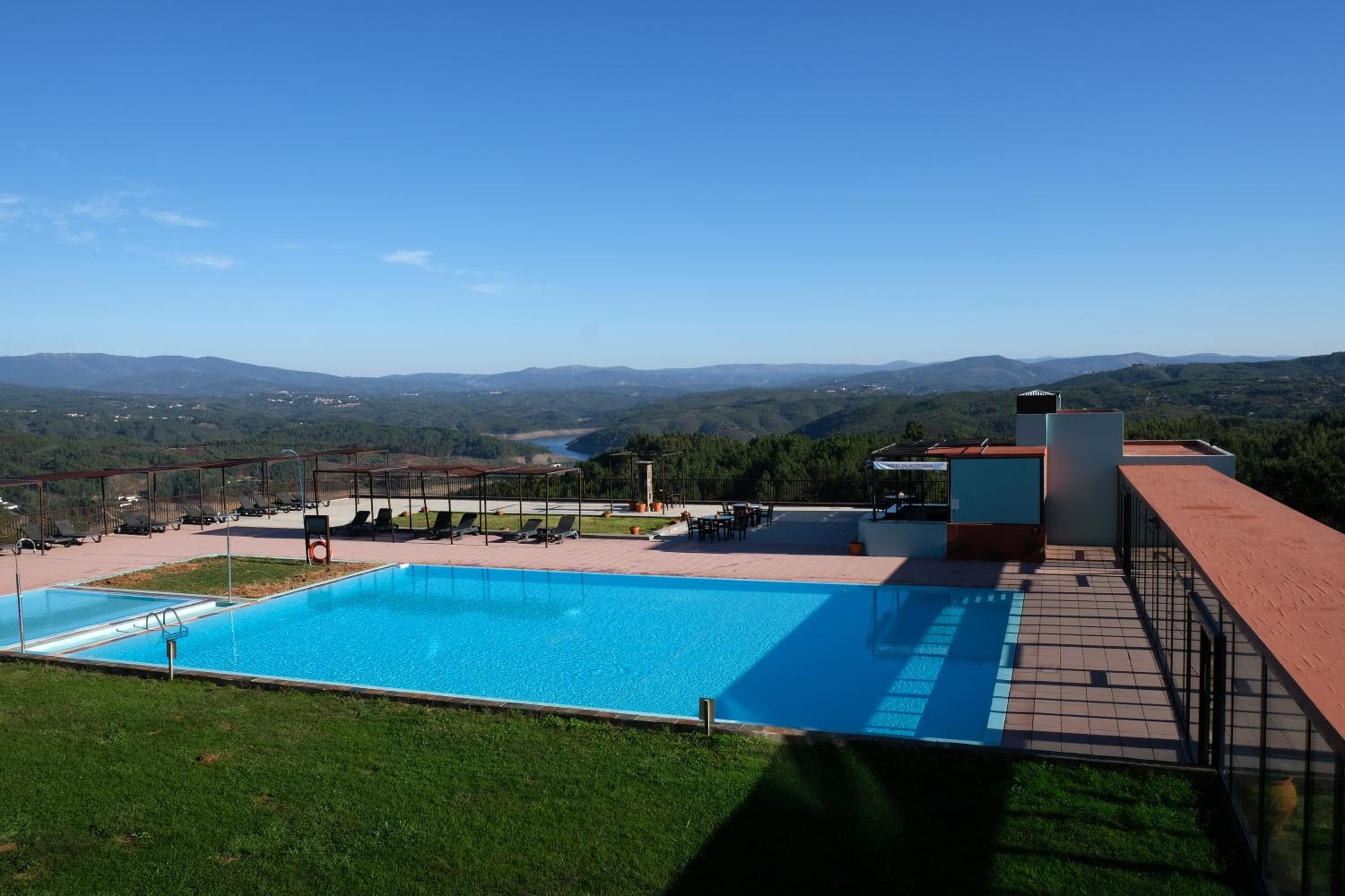 Double or Twin Room with Panoramic View - Photo 9