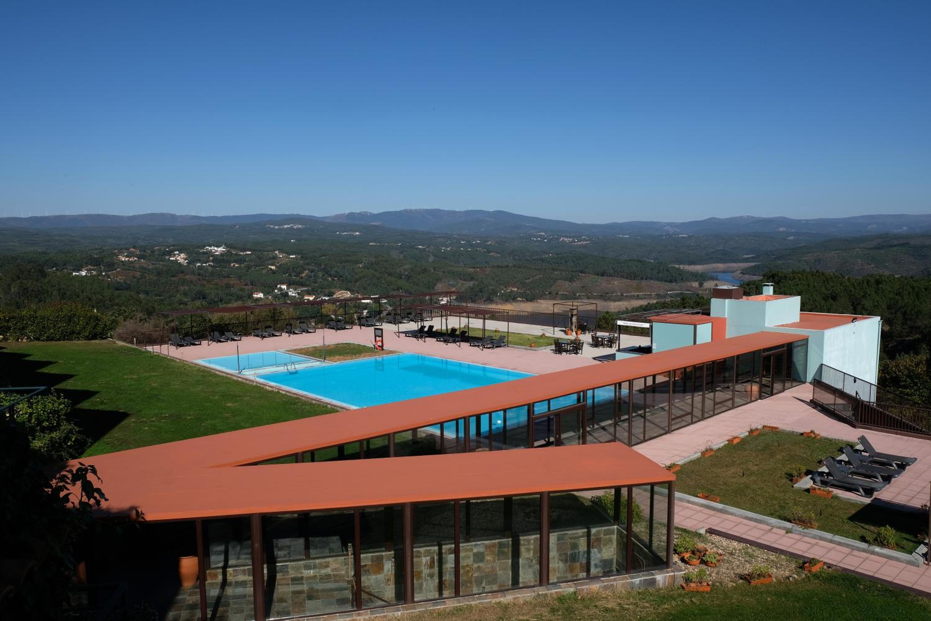 Double or Twin Room with Panoramic View - Photo 8
