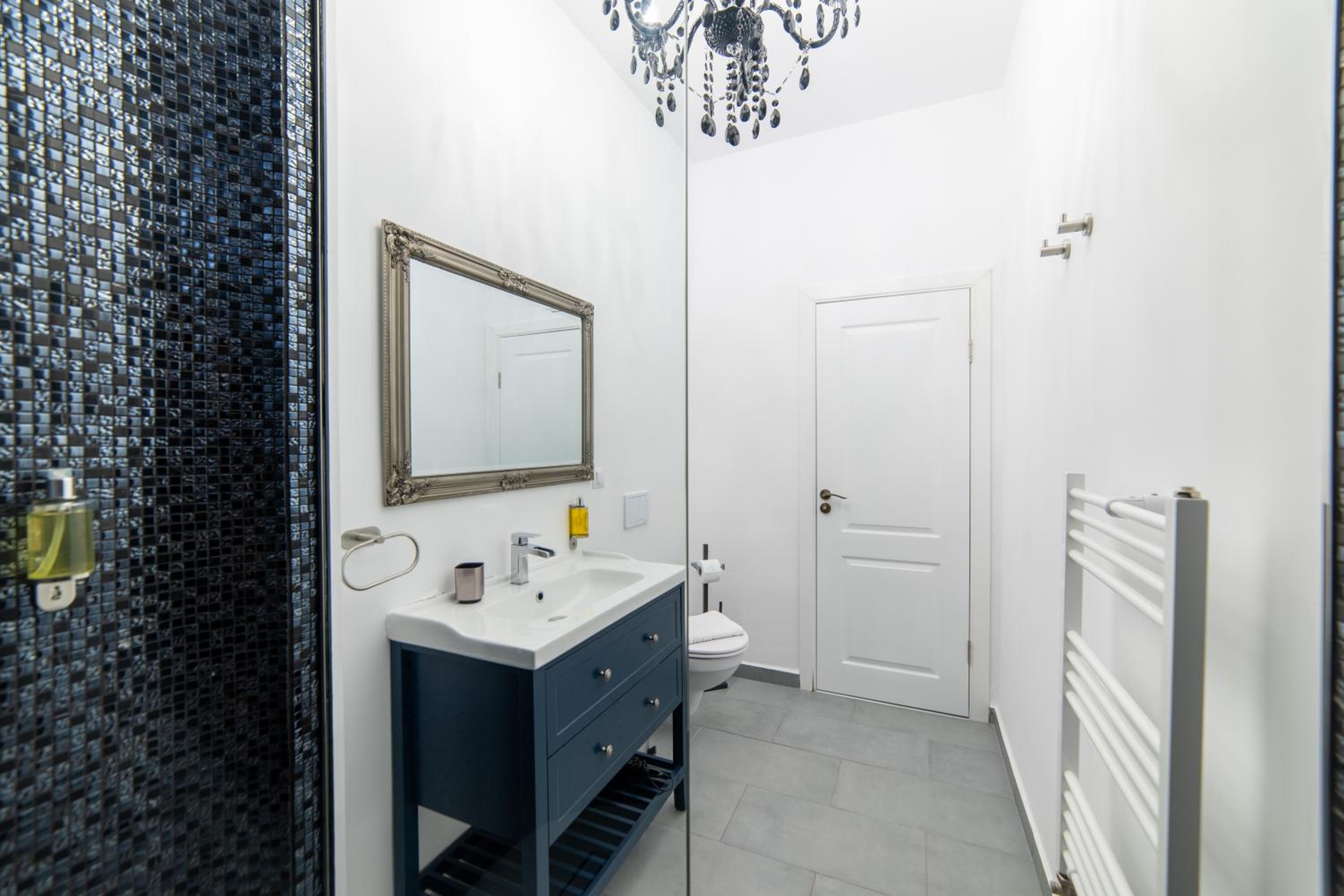 Twin Room - Photo 10