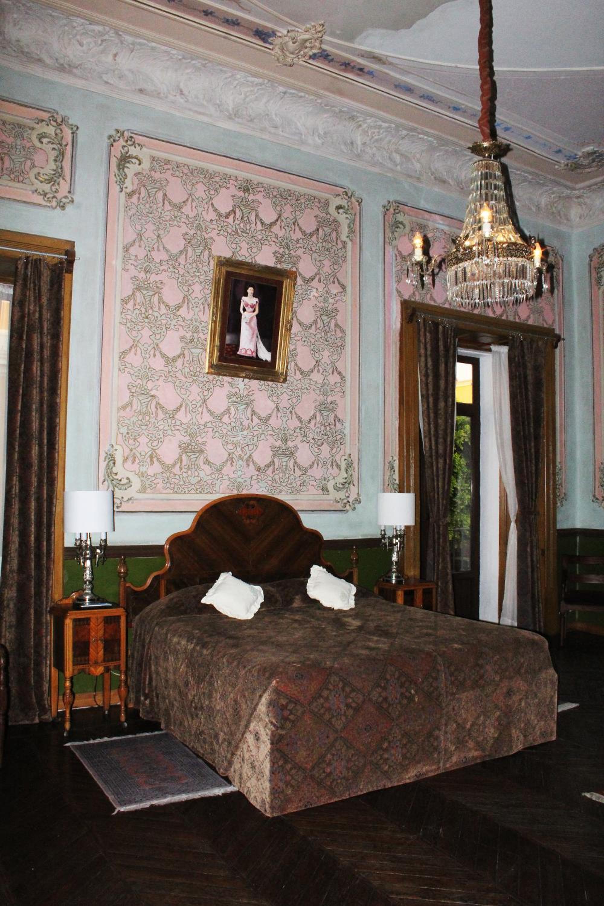 Deluxe King Room - Photo 3