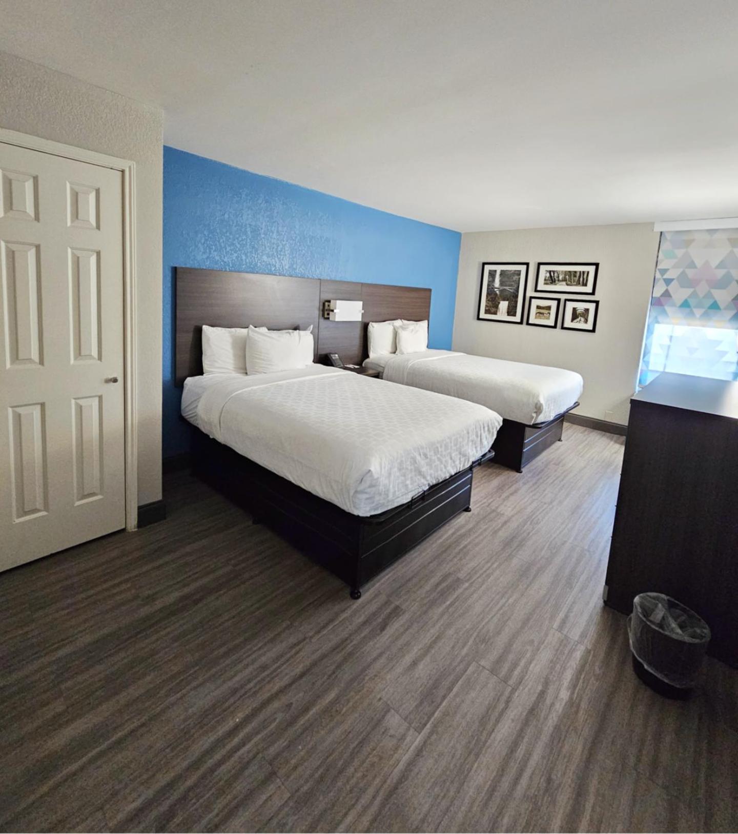 Double Room with Two Double Beds - Photo 1