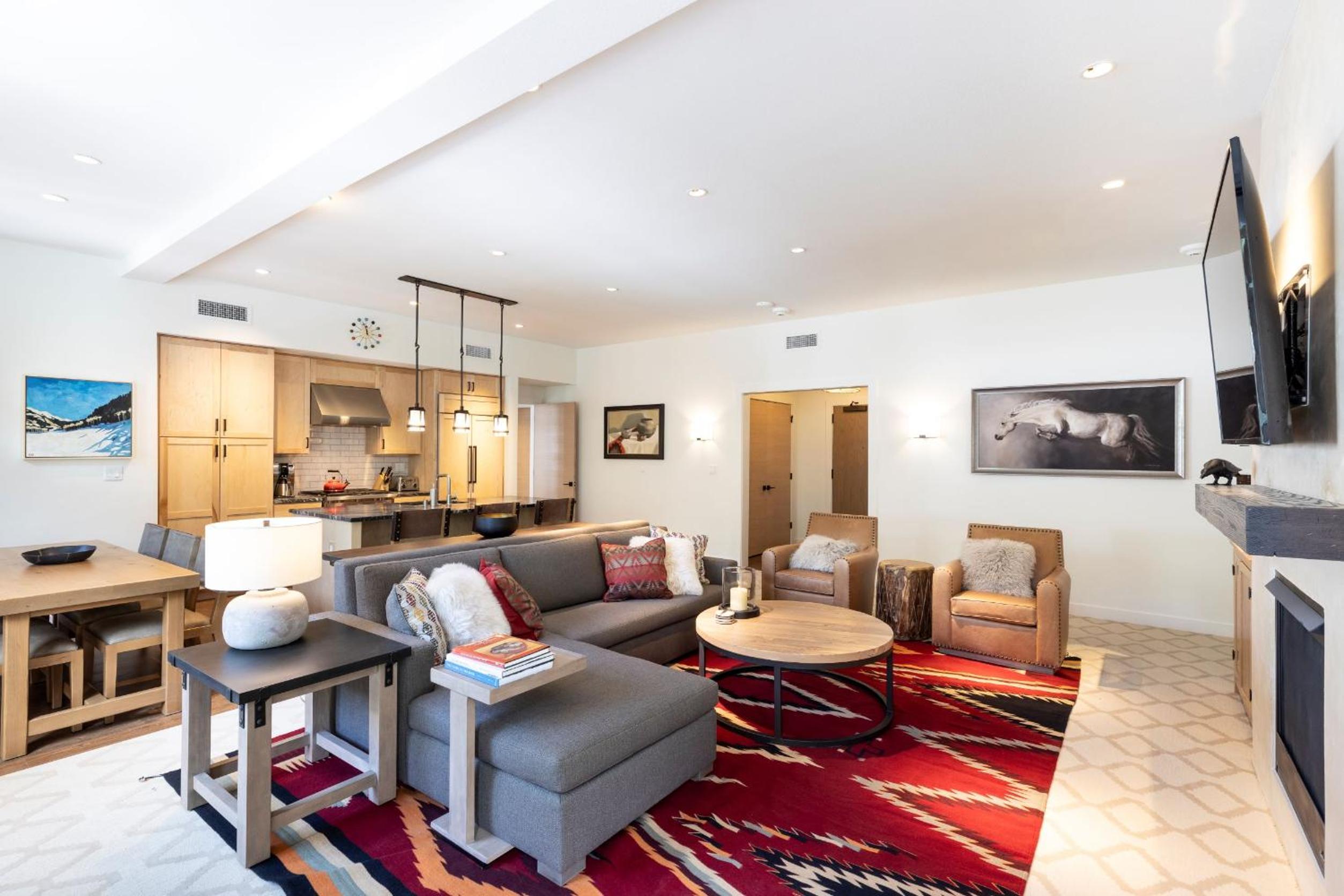 Three-Bedroom Deluxe Apartment photo 2
