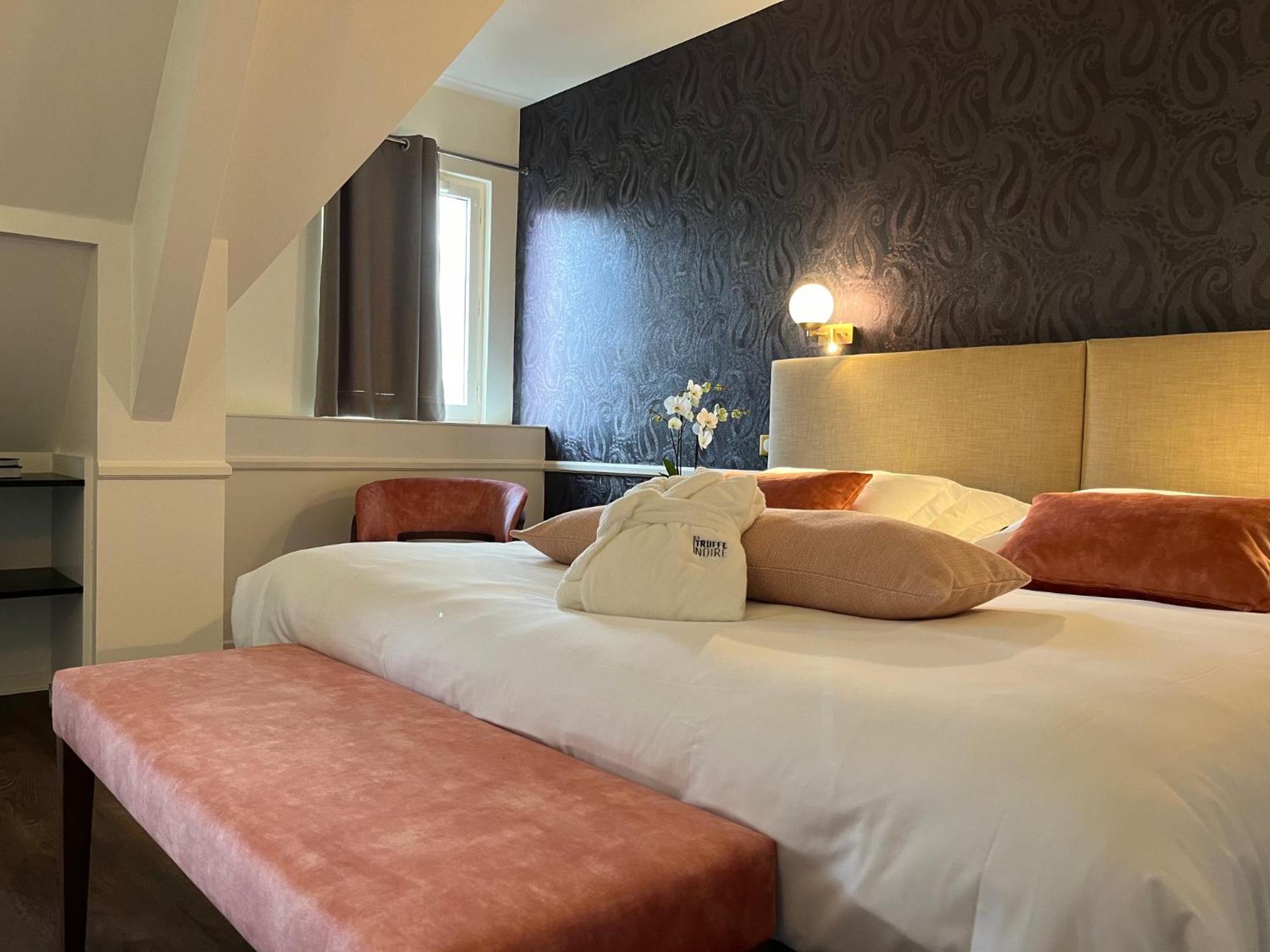 Superior King Room photo 1