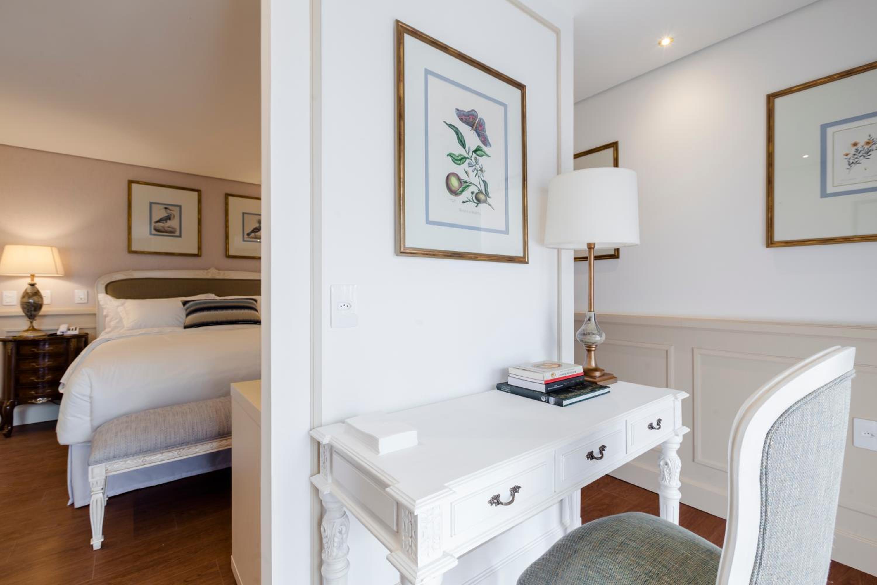 King Room with Balcony photo 2