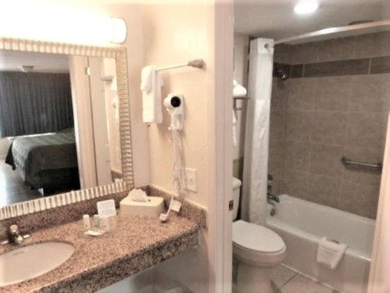 Double Room with Two Double Beds - Accessible/Non-Smoking - Photo 5