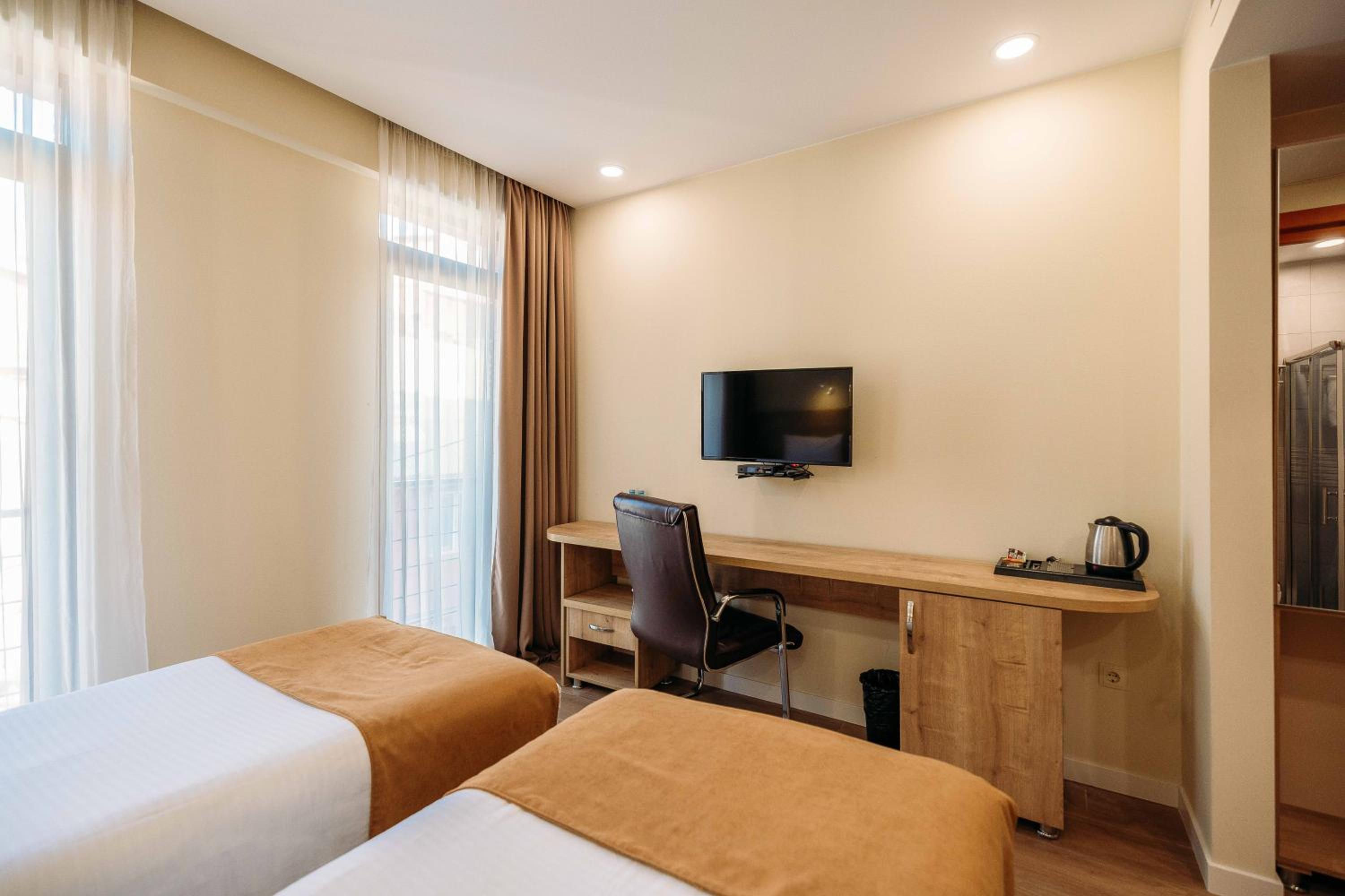 Economy Double or Twin Room - Photo 11