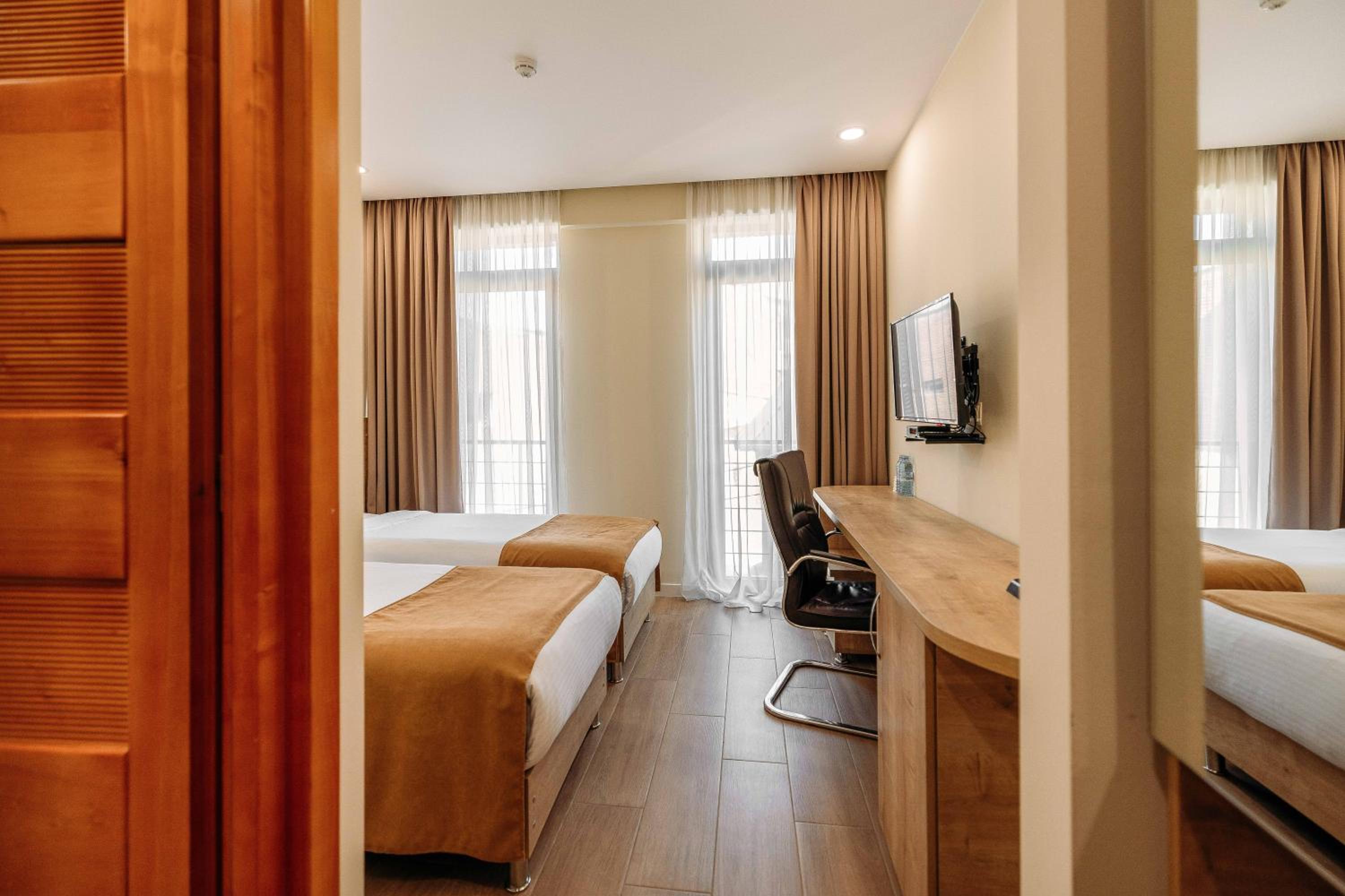 Economy Double or Twin Room - Photo 12
