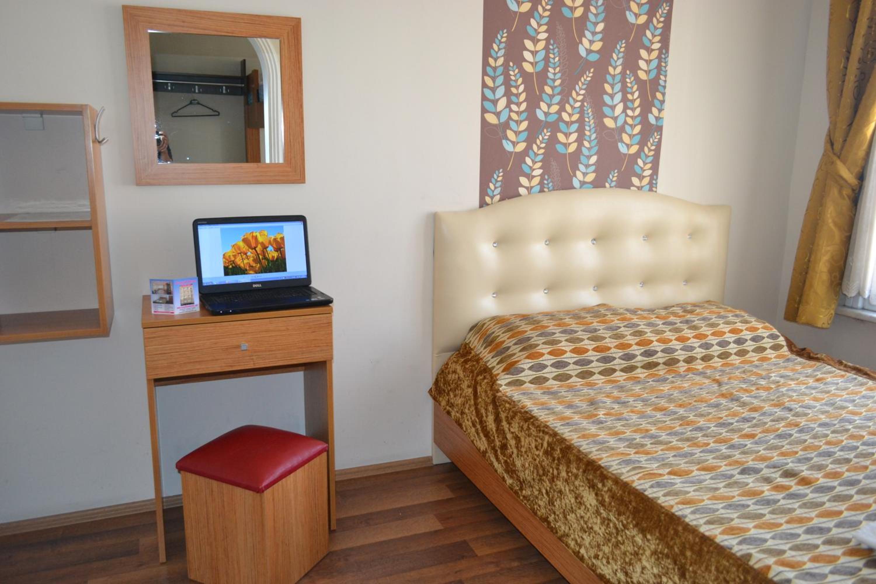 Standard Double Room with Shared Bathroom photo 1