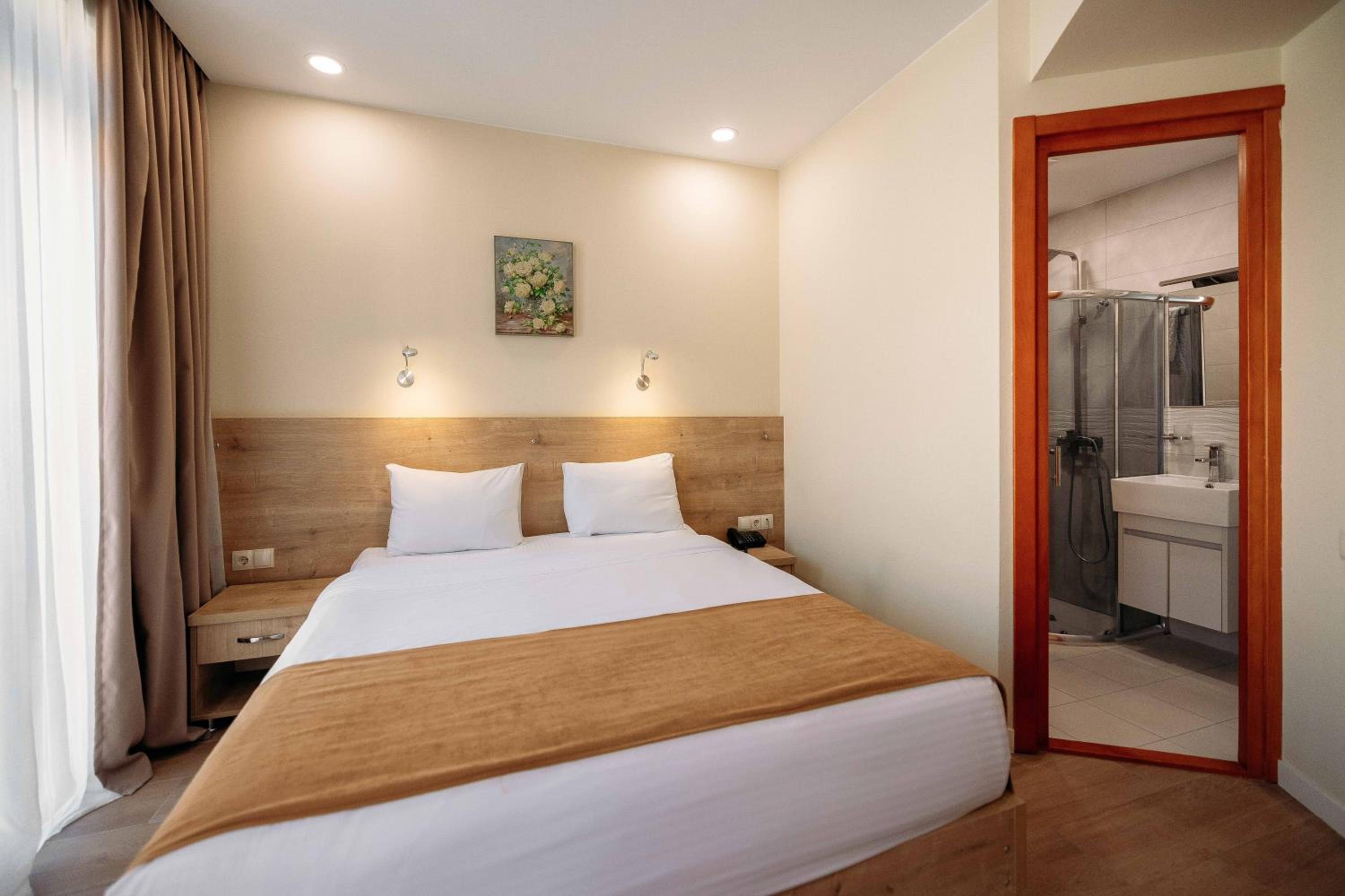 Economy Double Room - Photo 2