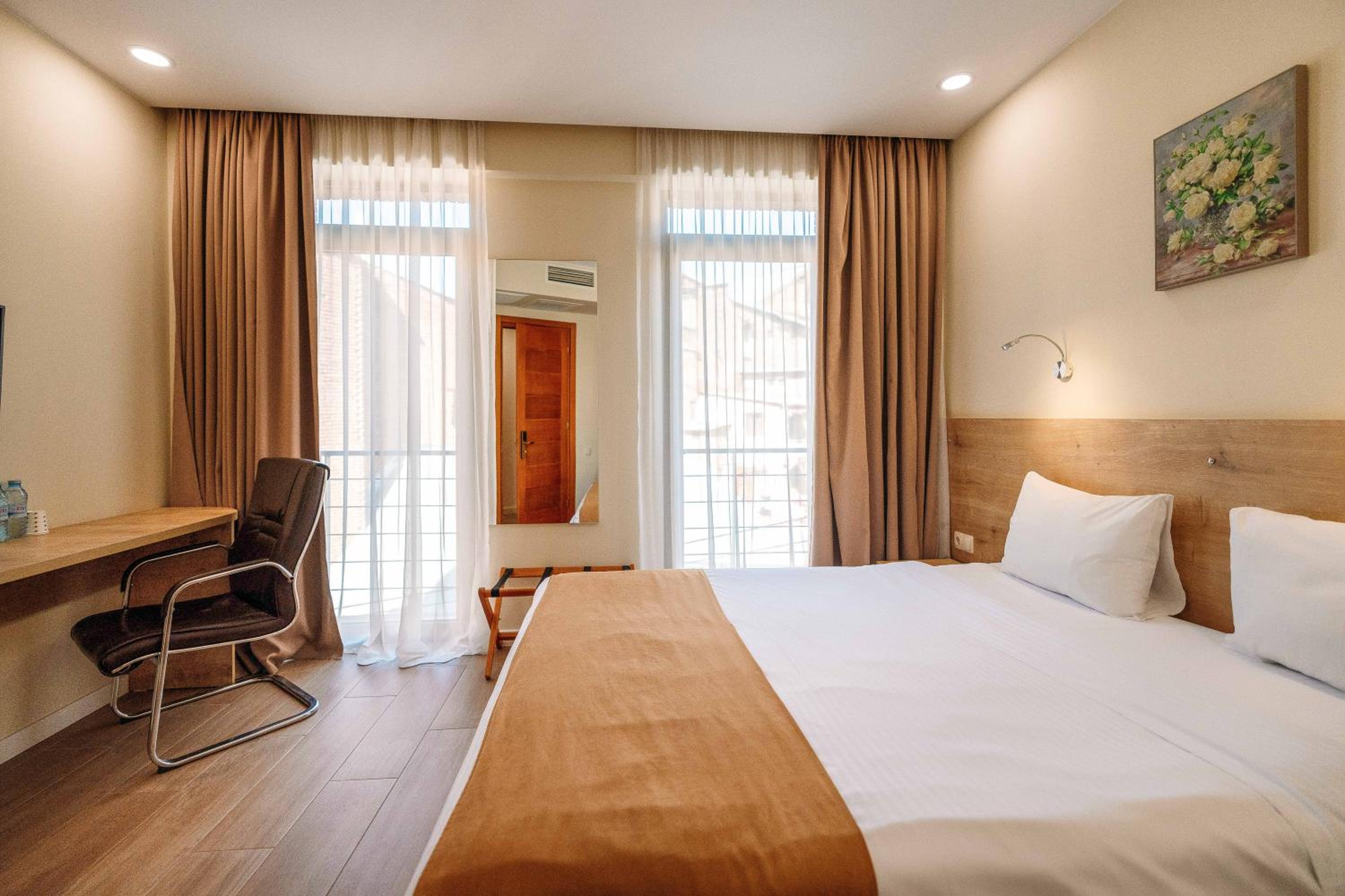 Economy Double Room - Photo 4