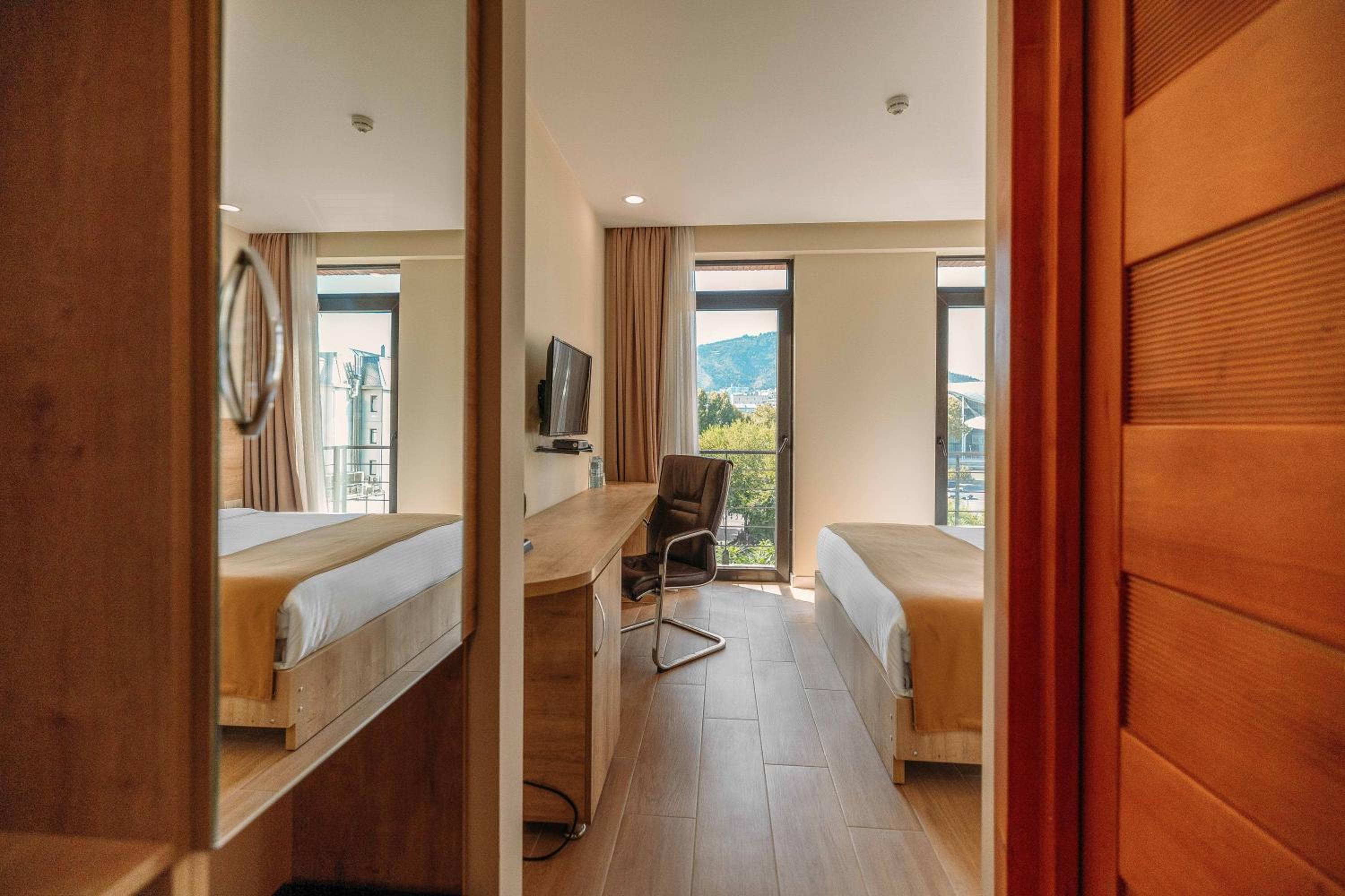 King Room with Mountain View - Photo 6