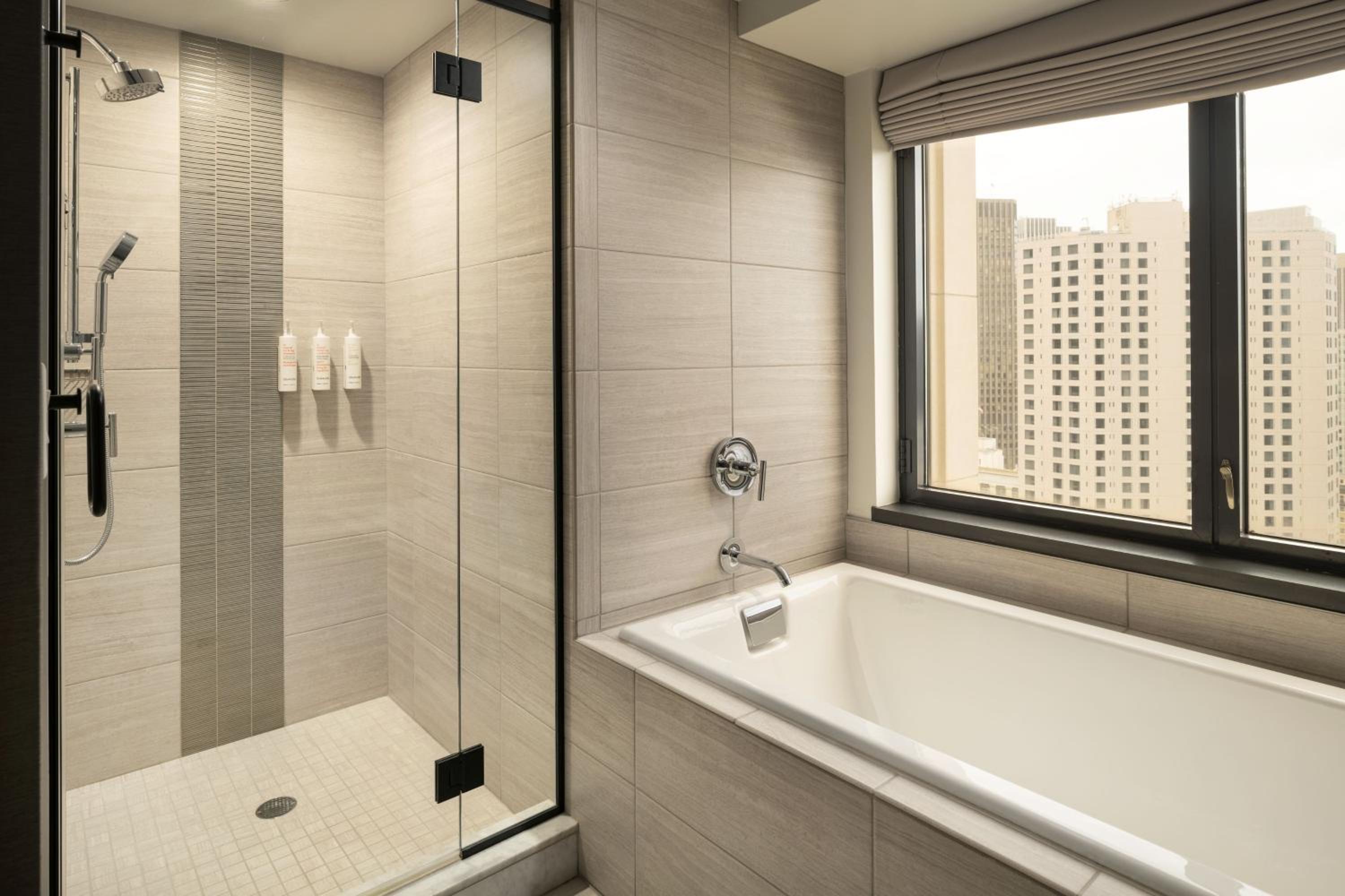 Vise Presidential Suite, Suite, 1 King, Balcony
