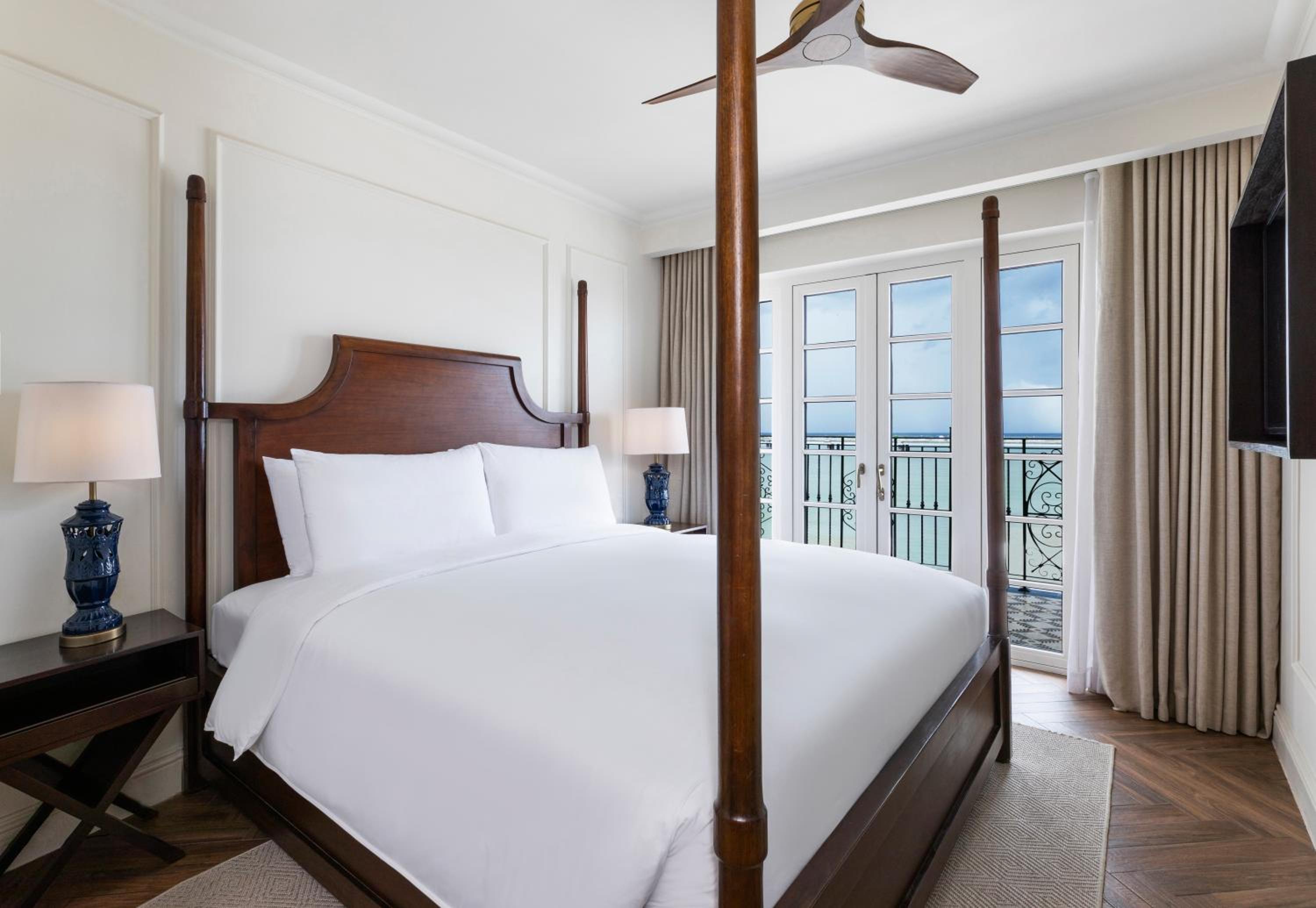 Prestige One-Bedroom King Suite - Oceanfront - Photo 1