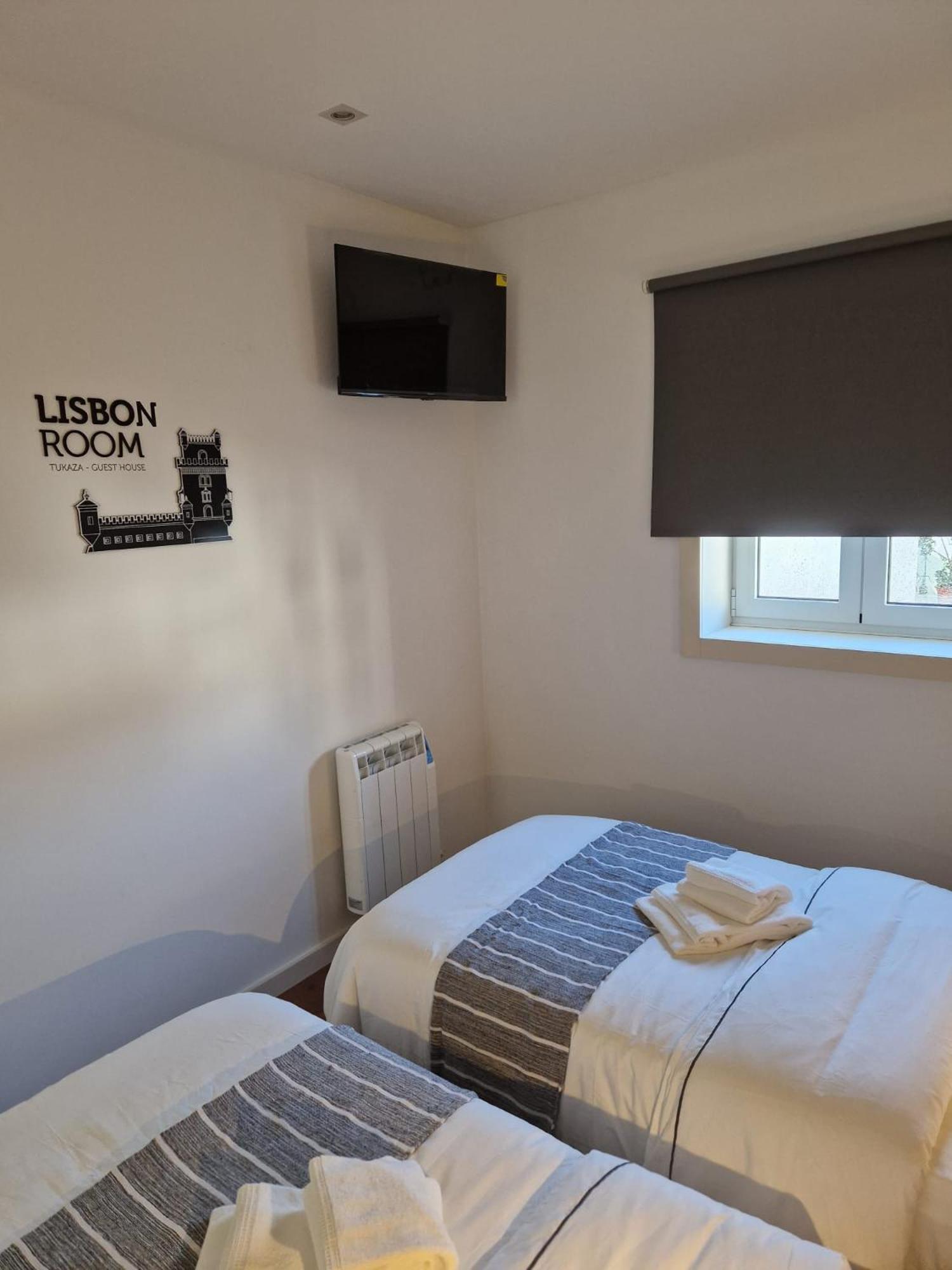 Double or Twin Room with Shared Bathroom photo 3