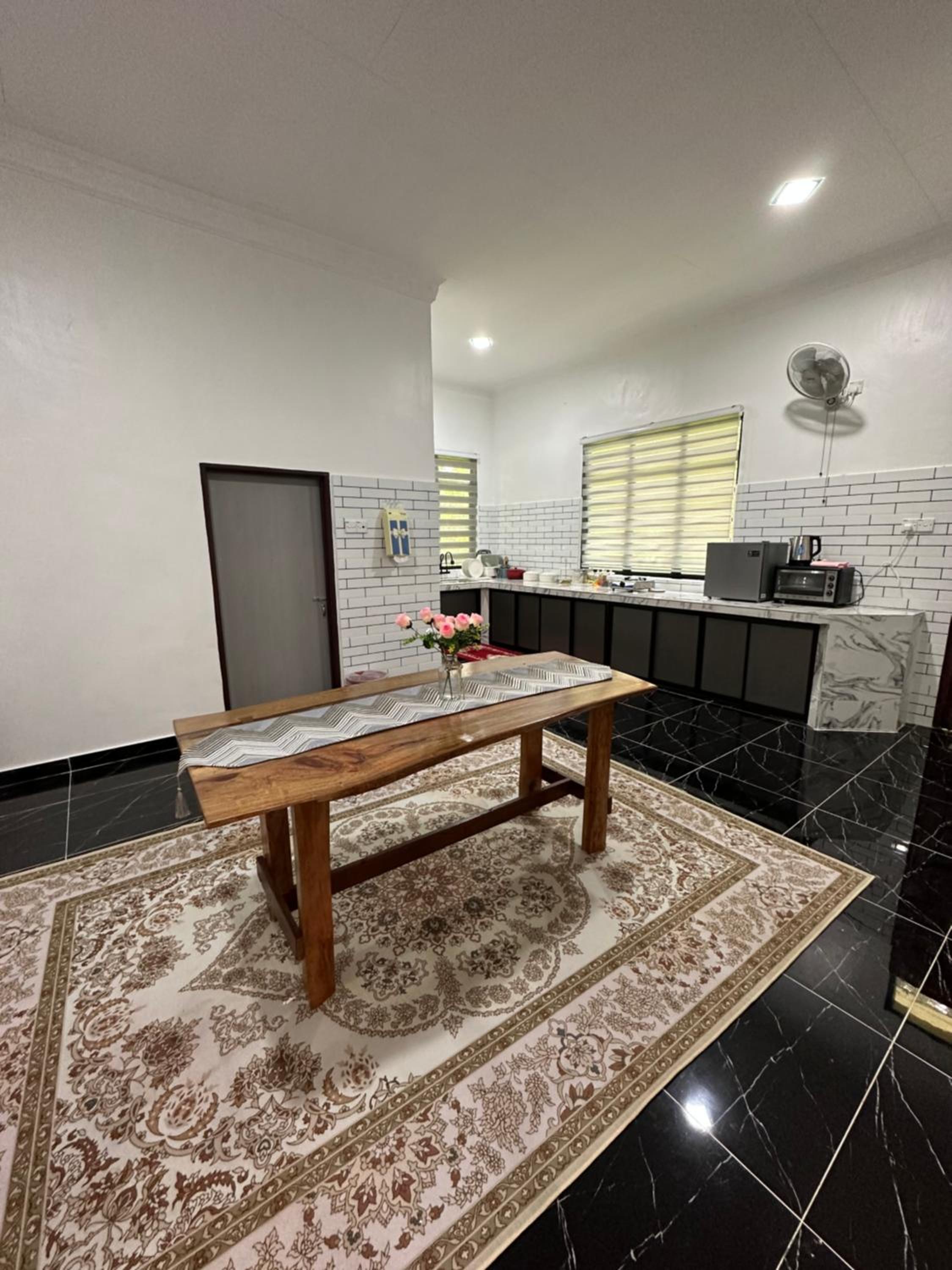 Three-Bedroom House photo 2