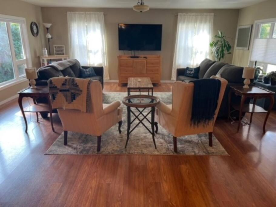 Four-Bedroom House photo 3