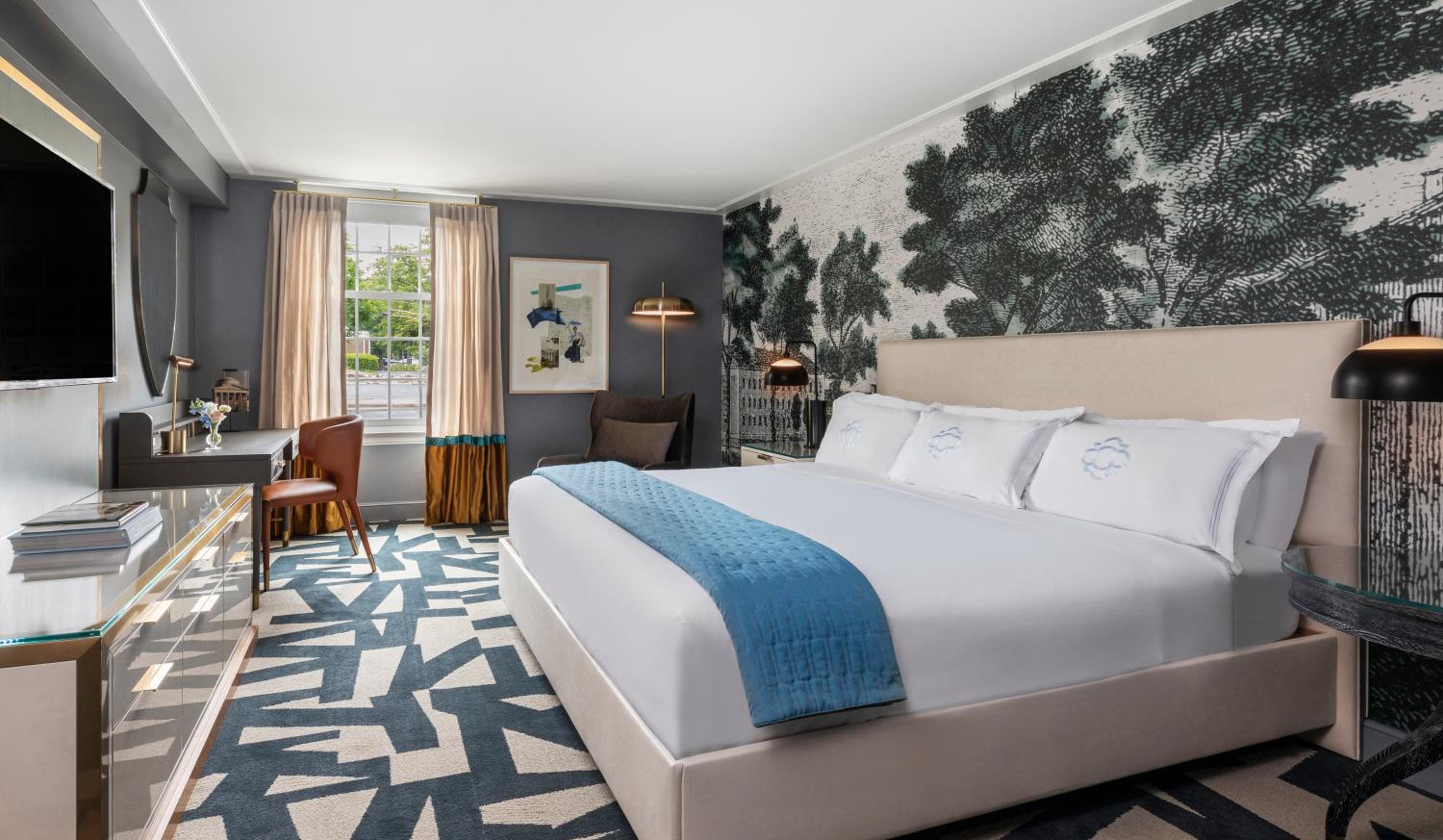 Premium King Room - Photo 5