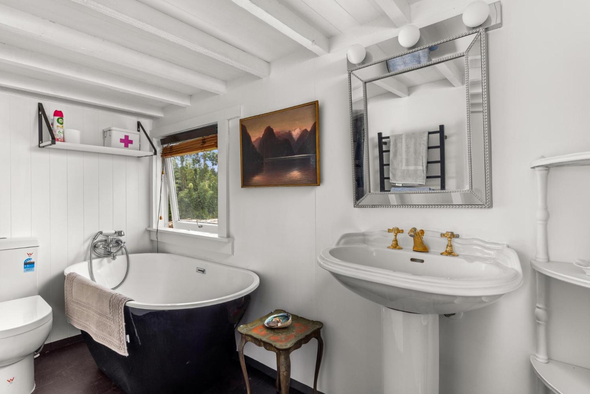 One-Bedroom House photo 1