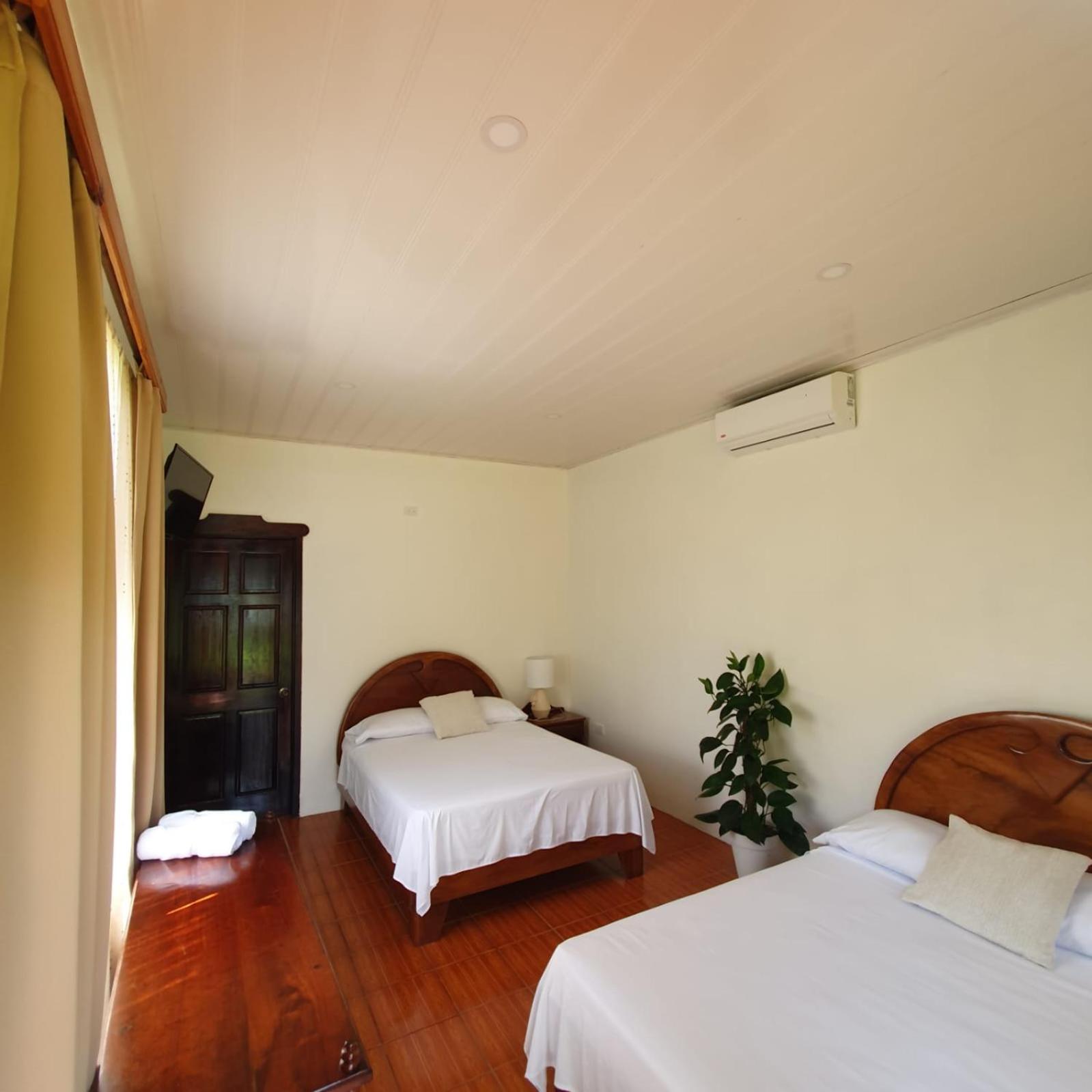 Villa photo 2