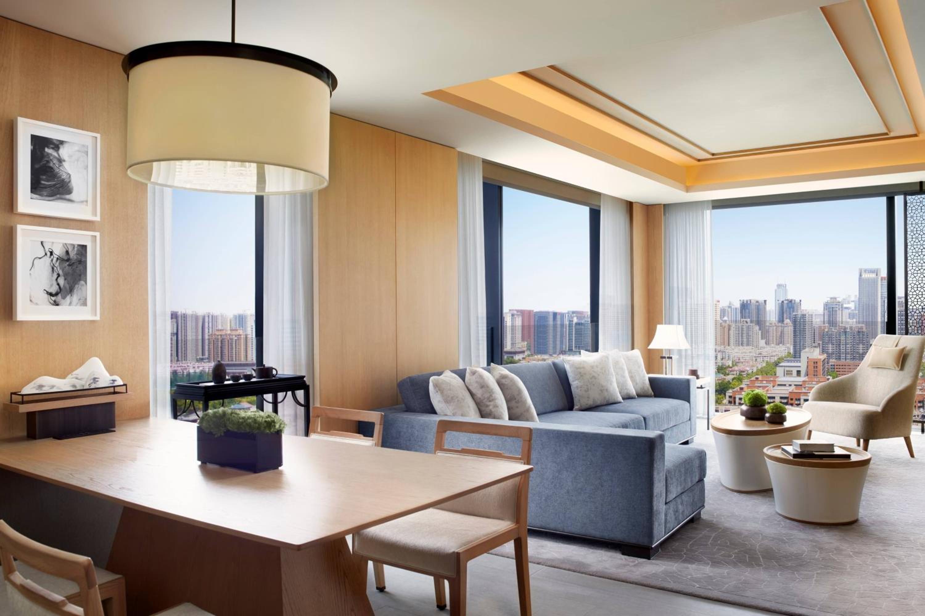1 King Bed, Club Lounge Access, 1-Bedroom Suite