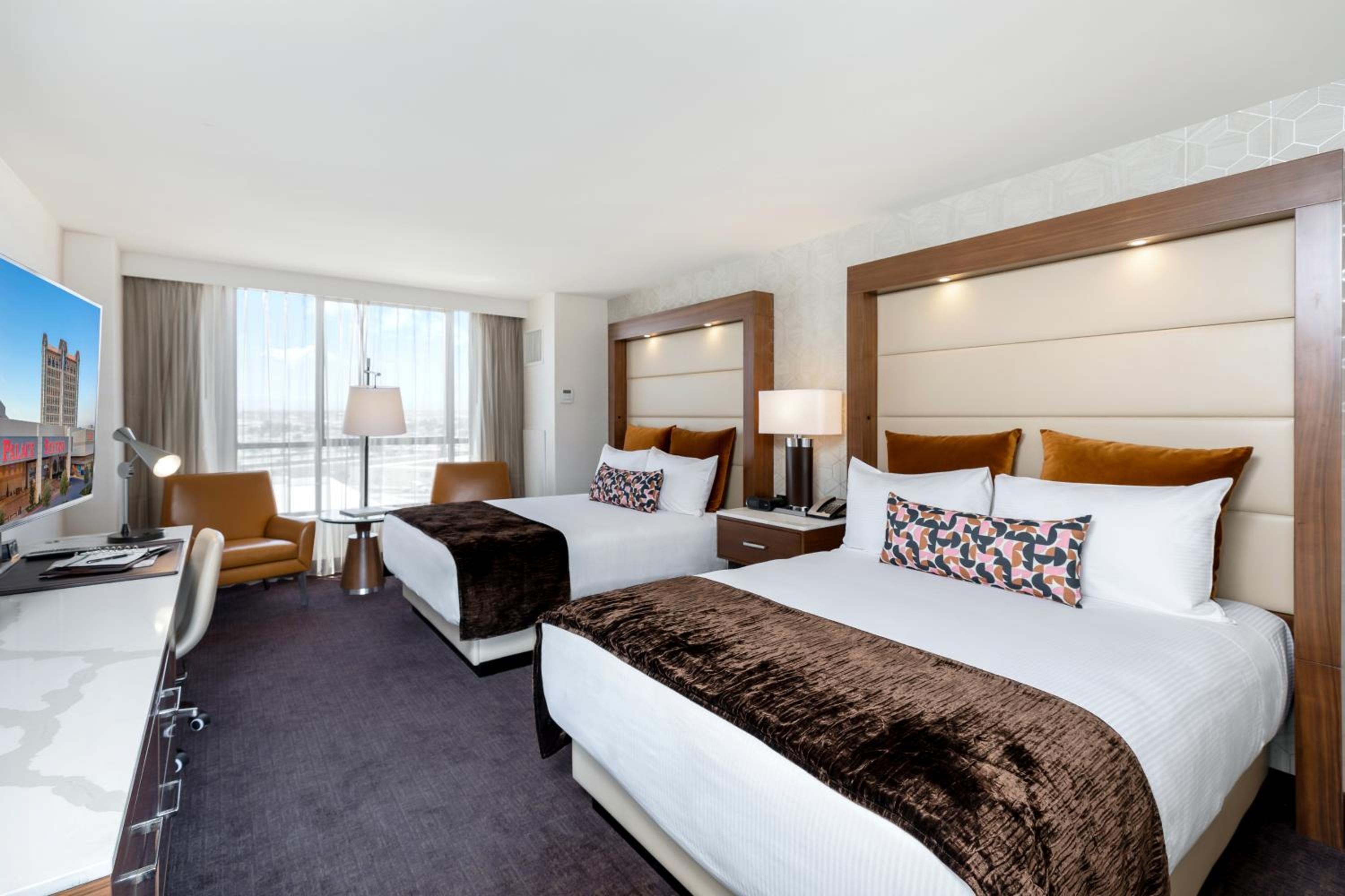 Premier Room - 2 Queen Beds - Photo 3