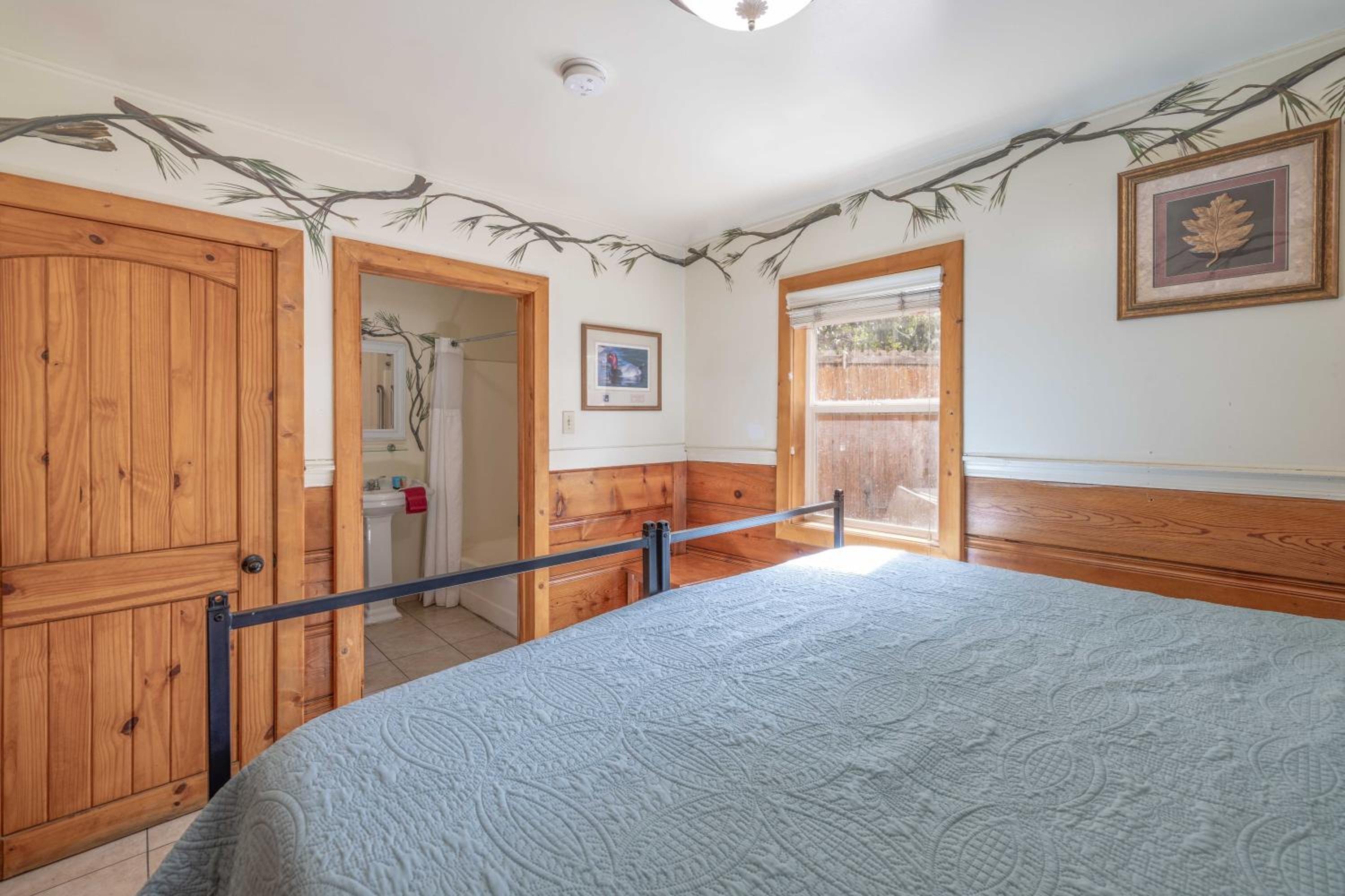 One-Bedroom House - Photo 17