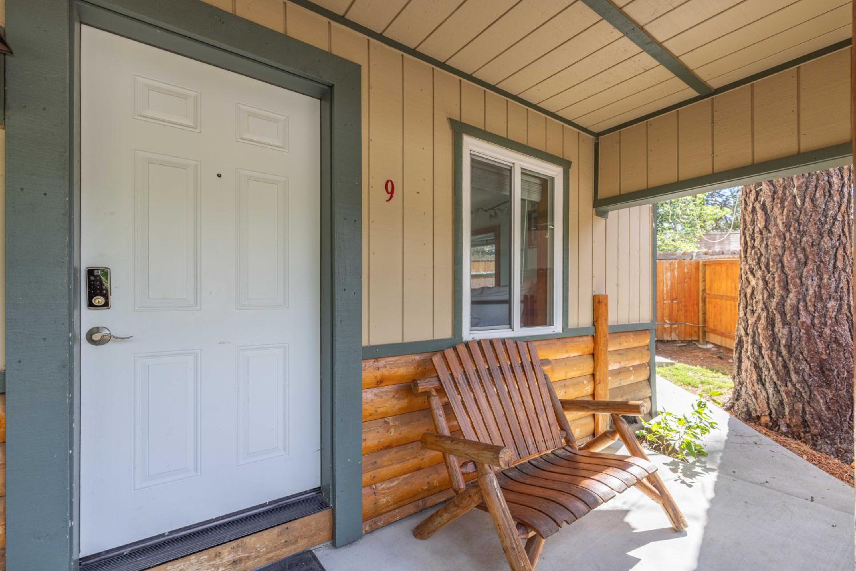 One-Bedroom House - Photo 16