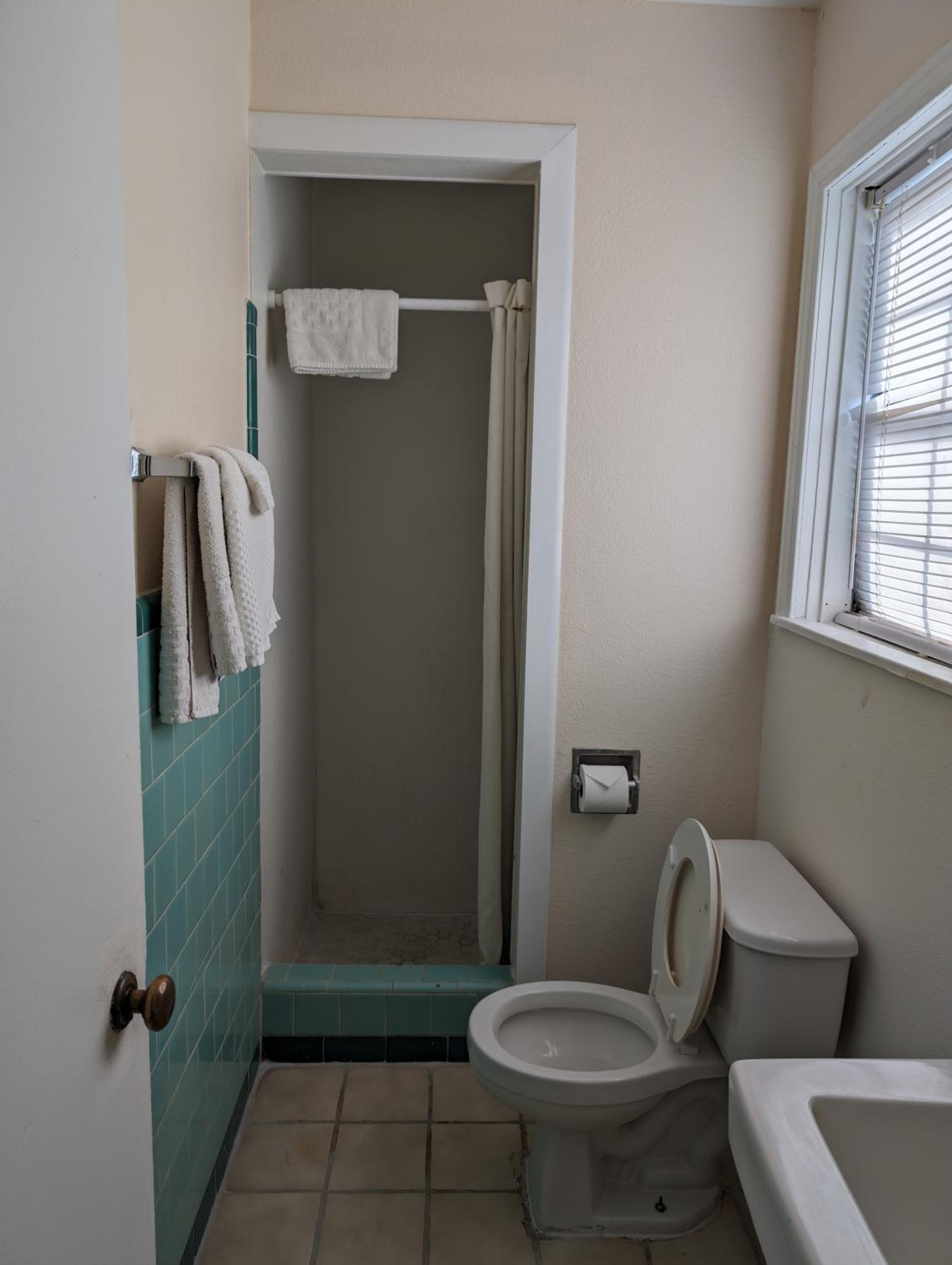 2 Full Beds with Kitchenette photo 3