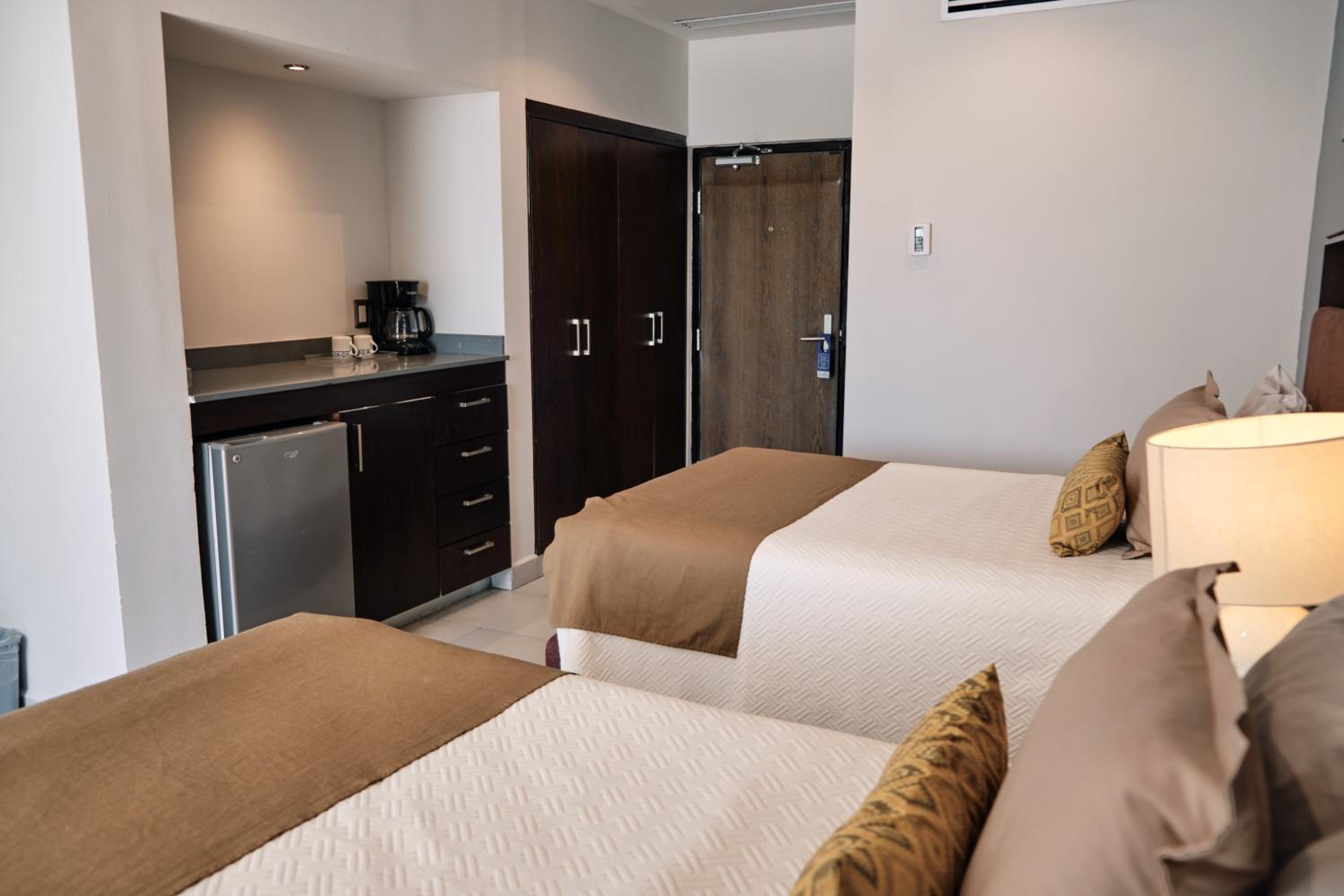 Deluxe Room - Photo 1