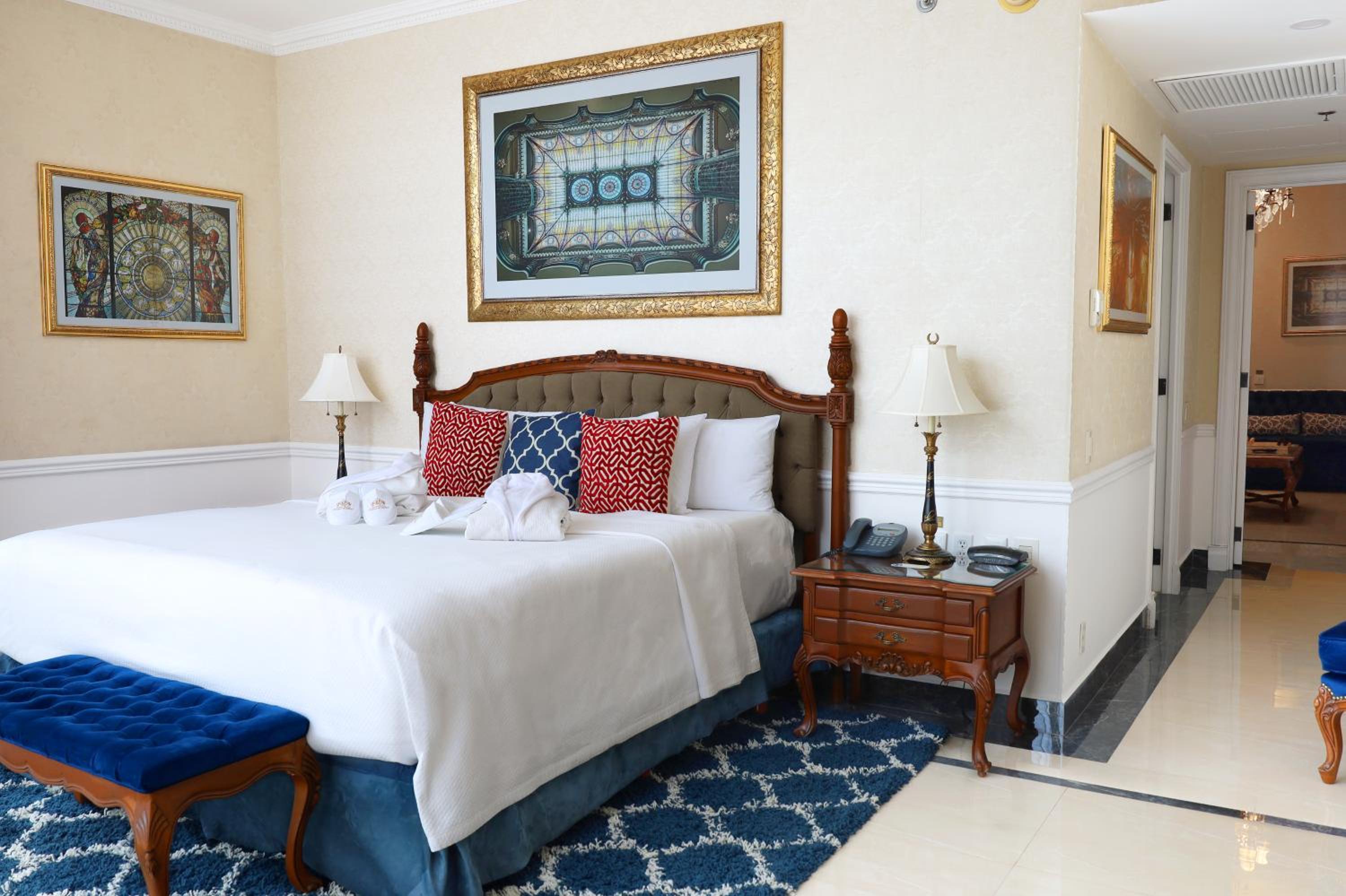 Master Suite Zocalo View - Photo 1
