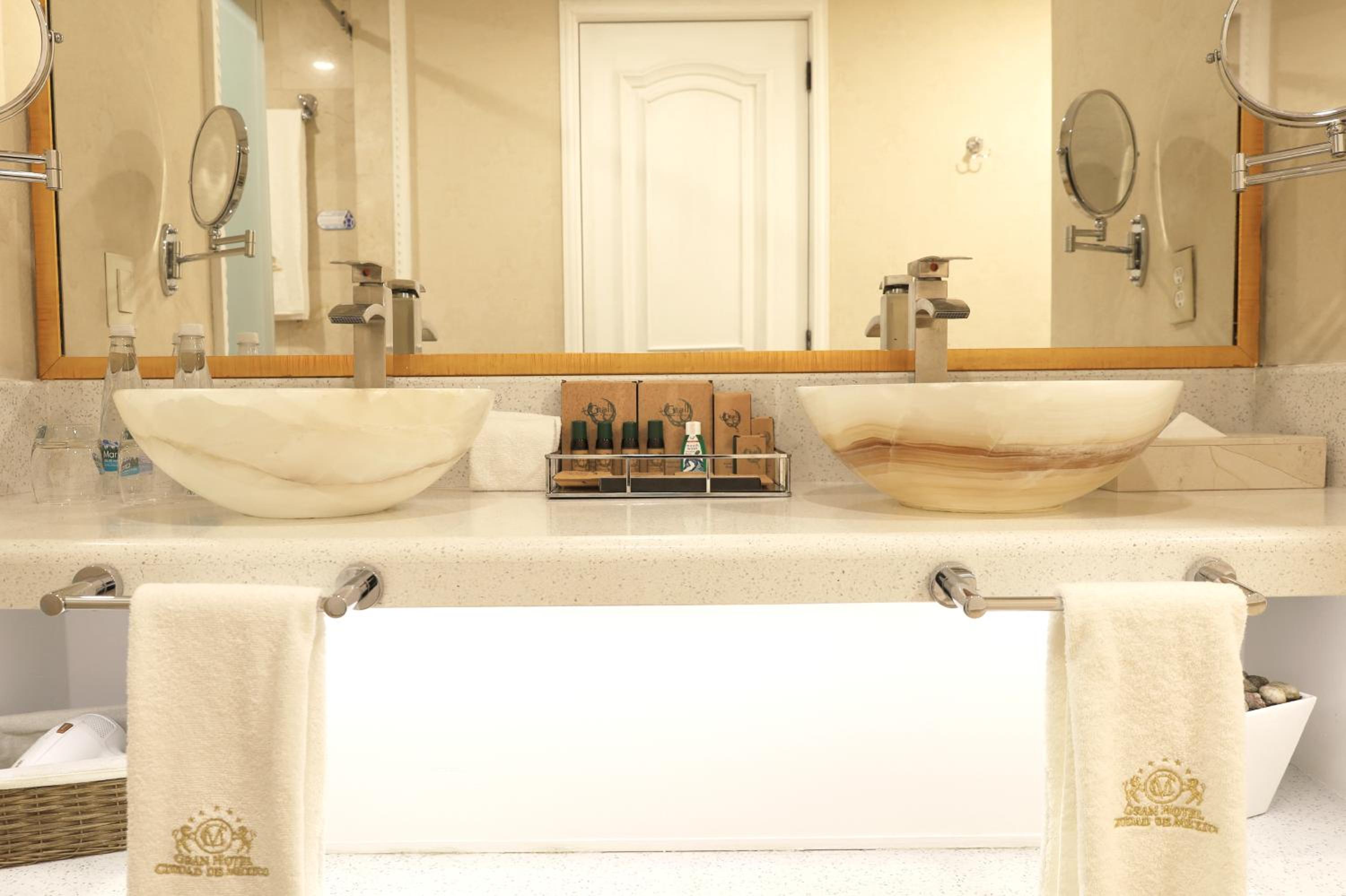 Master Suite Zocalo View - Photo 8