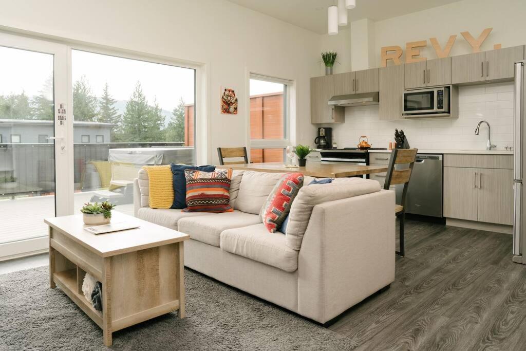 Apartment photo 2