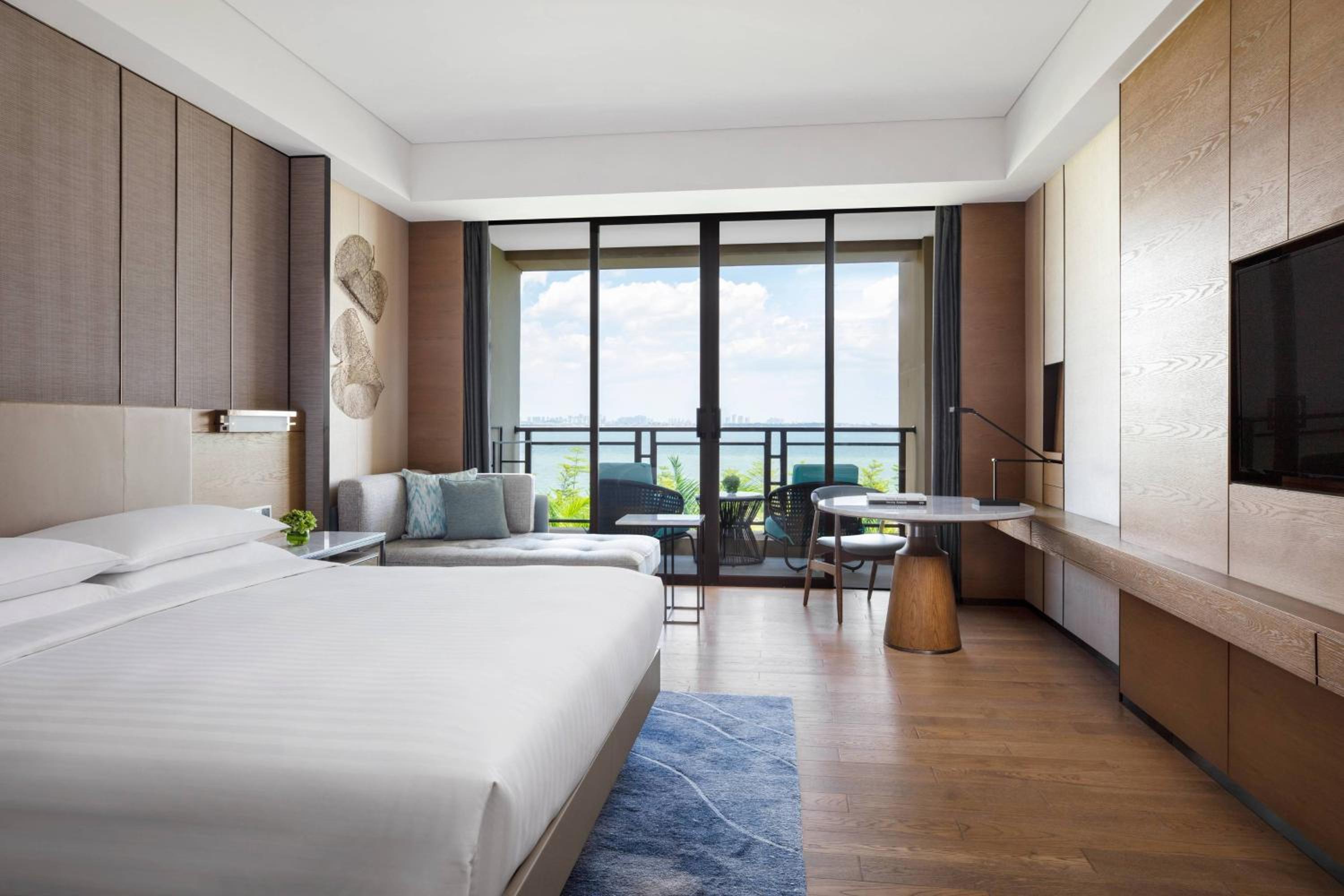 King Room with Balcony and Ocean View