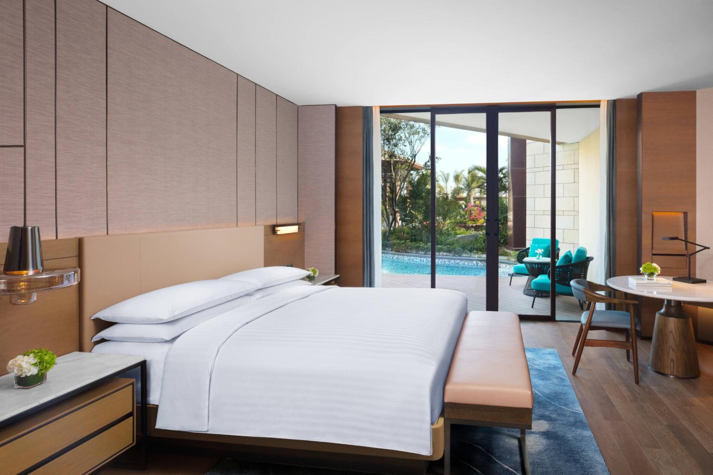 King Room with Balcony and Lagoon View - Pool Access