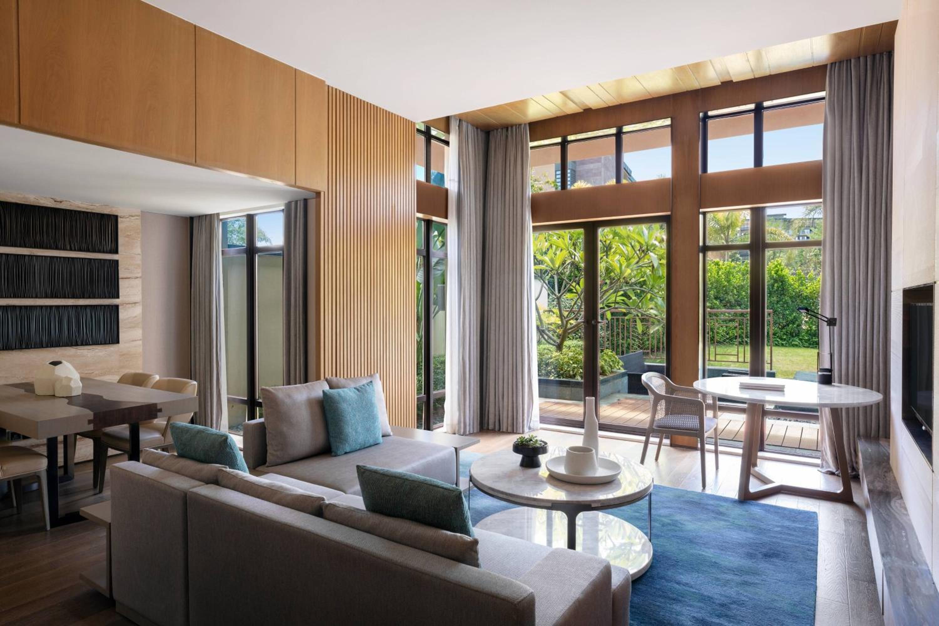 One-Bedroom King Villa with Balcony, Private Pool and Garden View