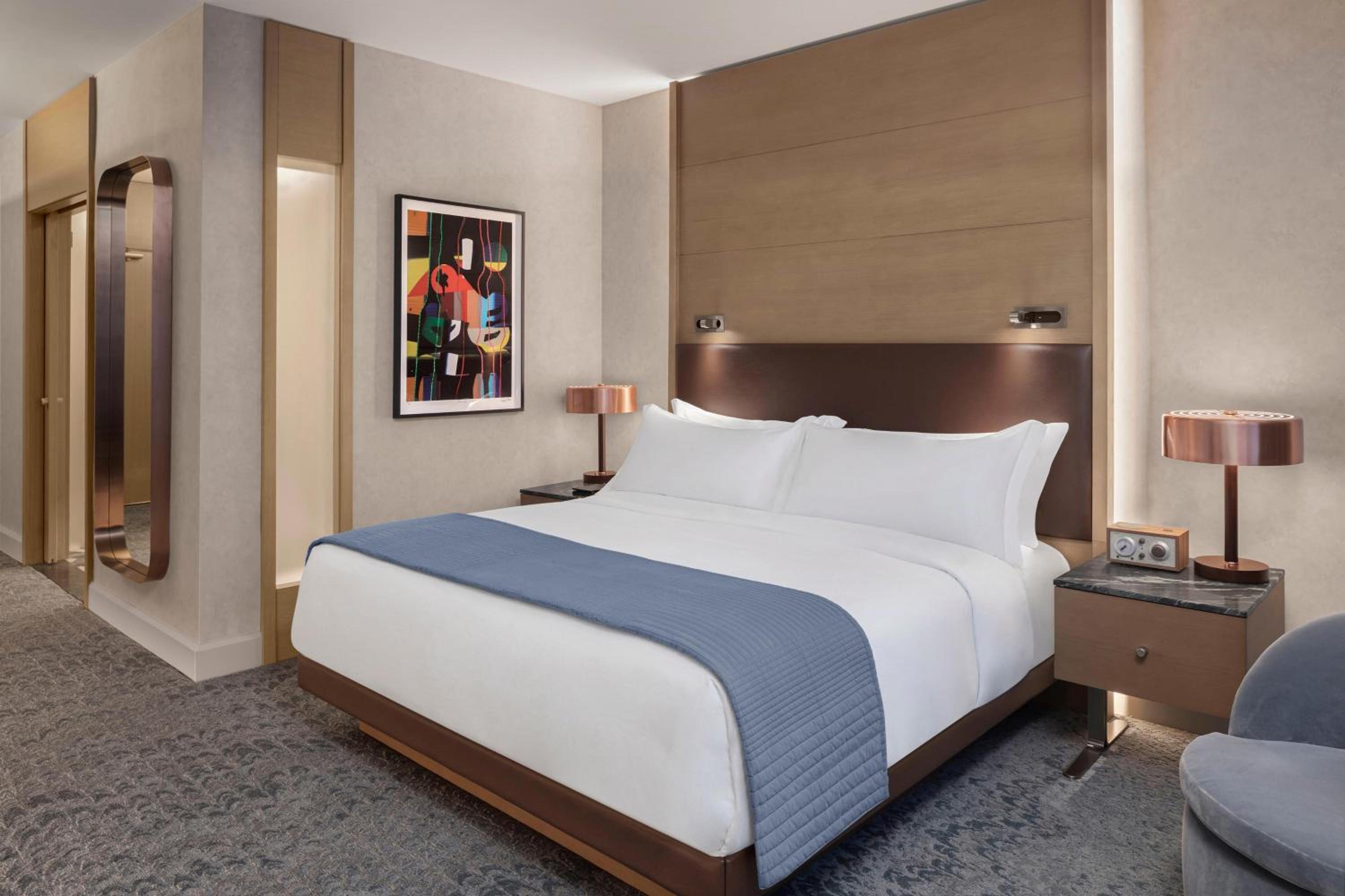 Executive King Room - High Floor - Photo 1