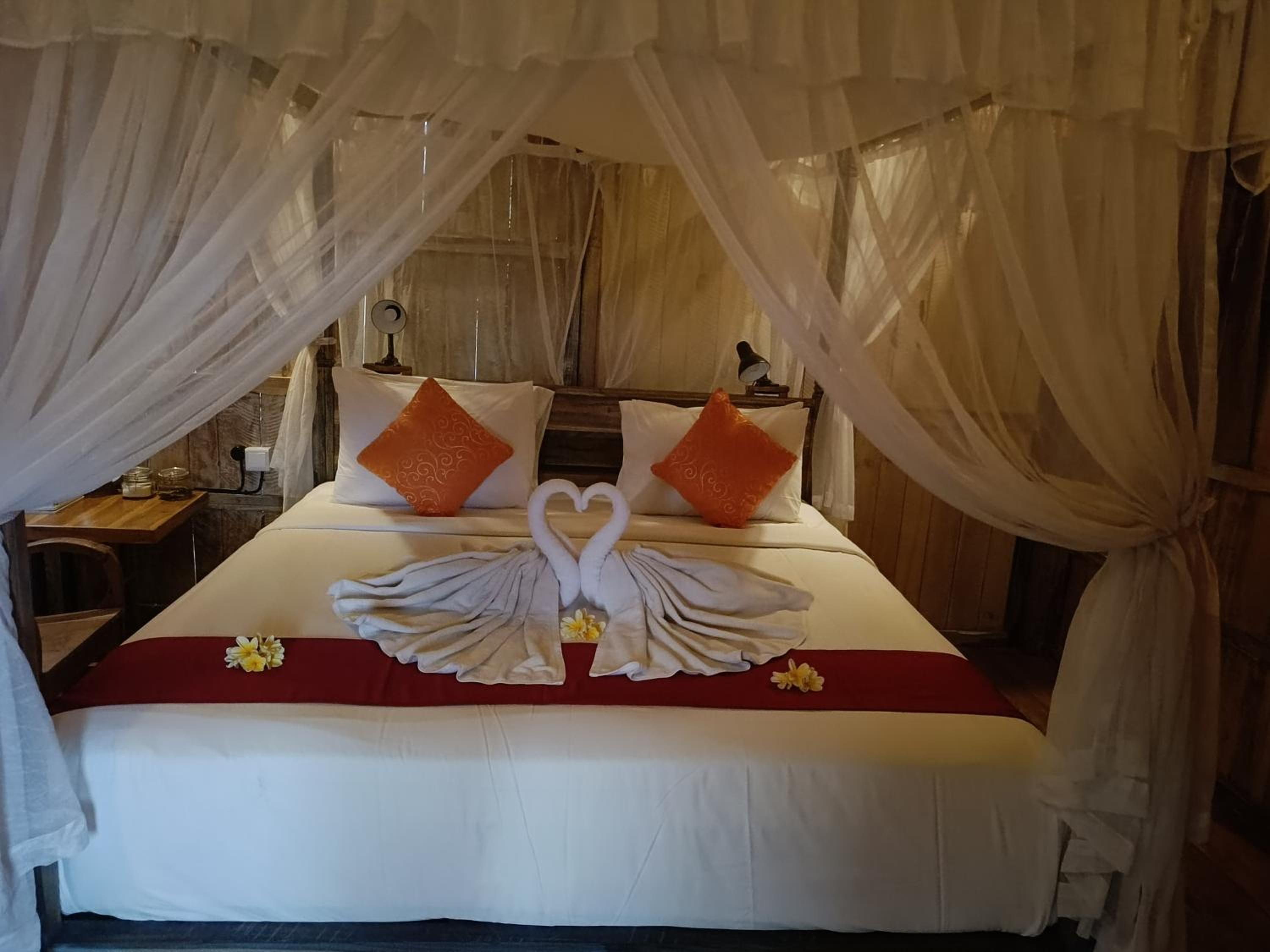 King Room with Balcony - Photo 2