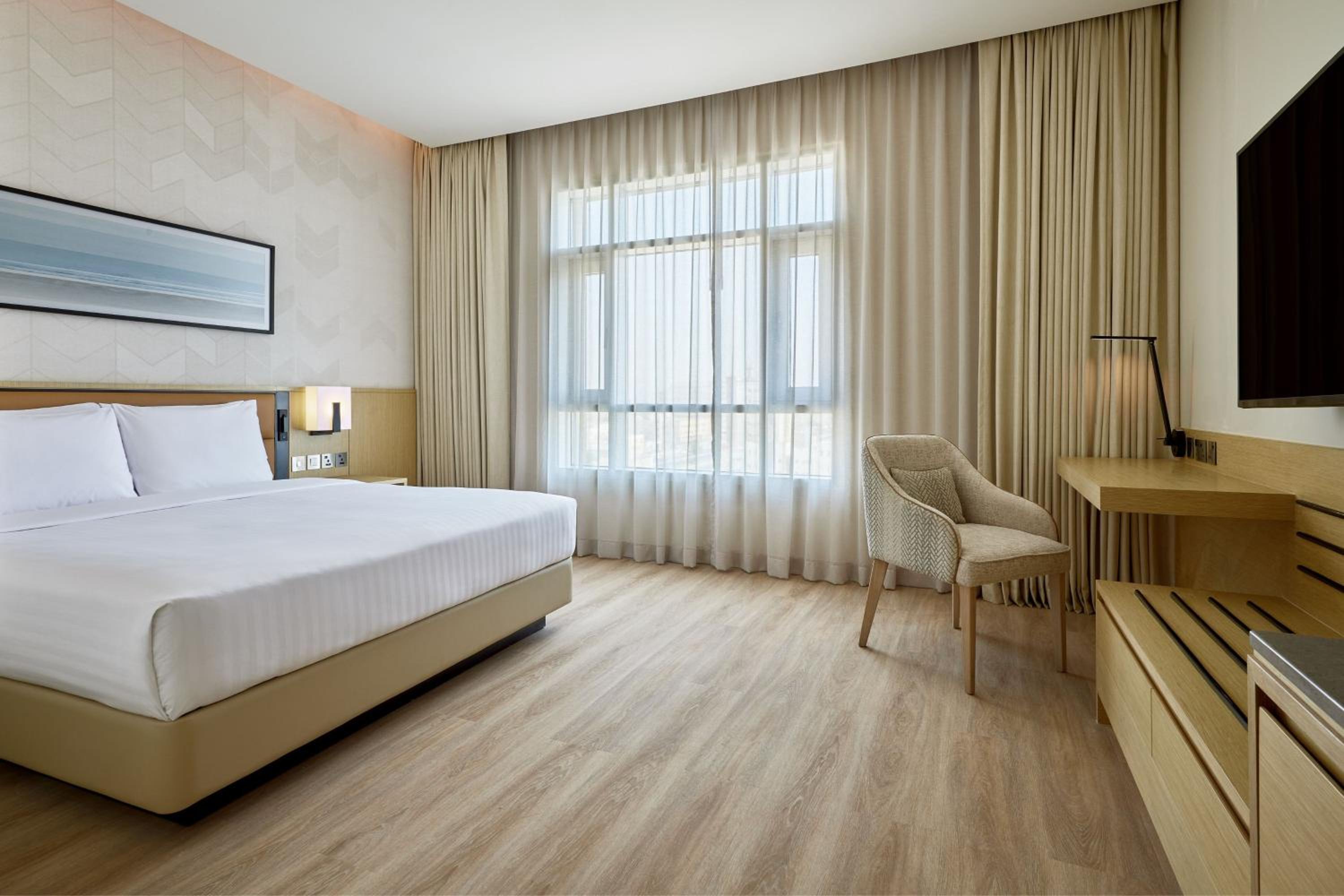 King Room with City View - Photo 8