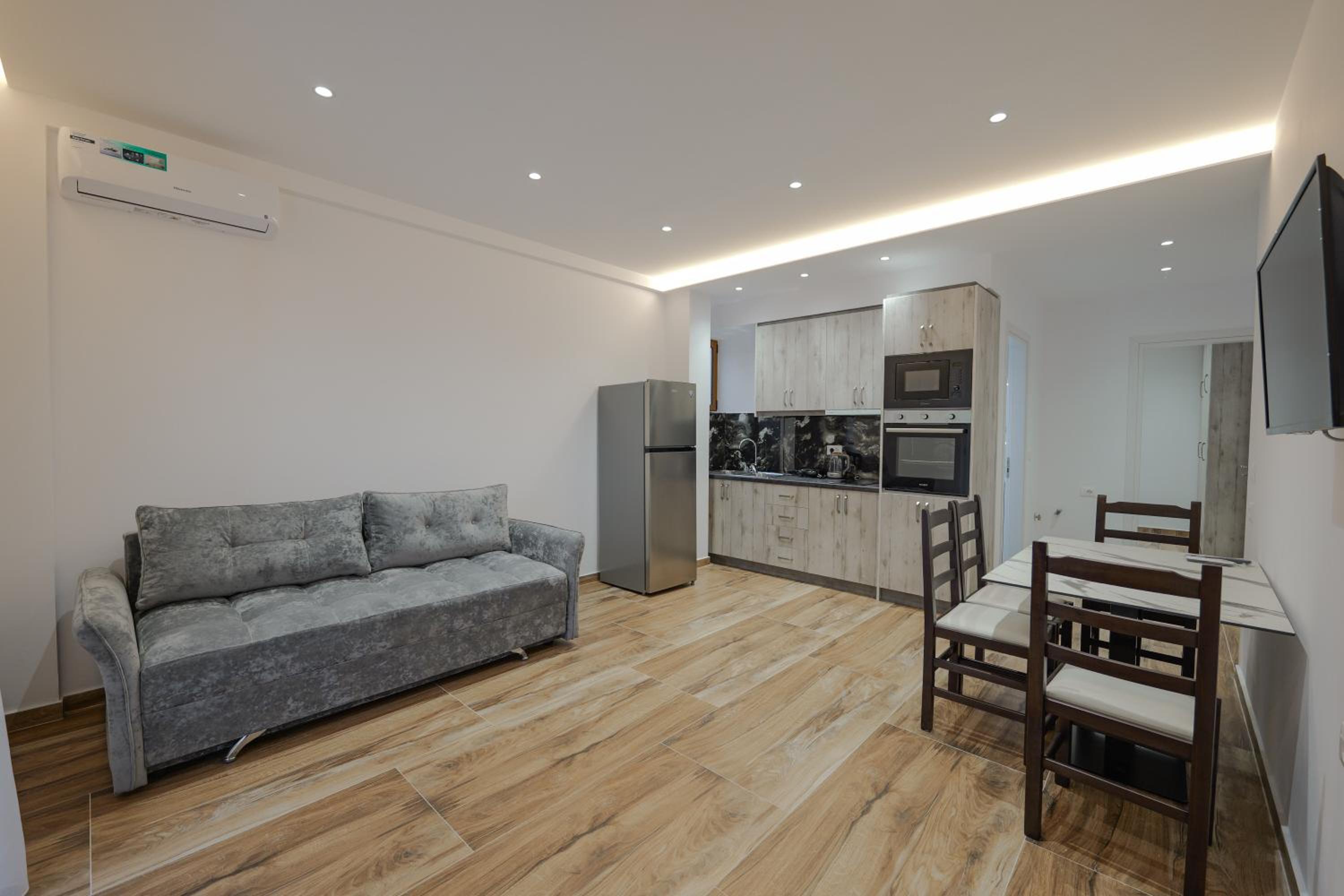 Apartment with Garden View