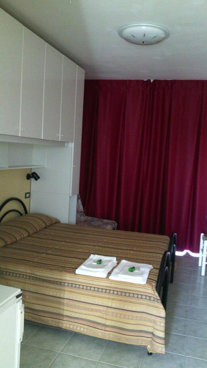 Double or Twin Room photo 3