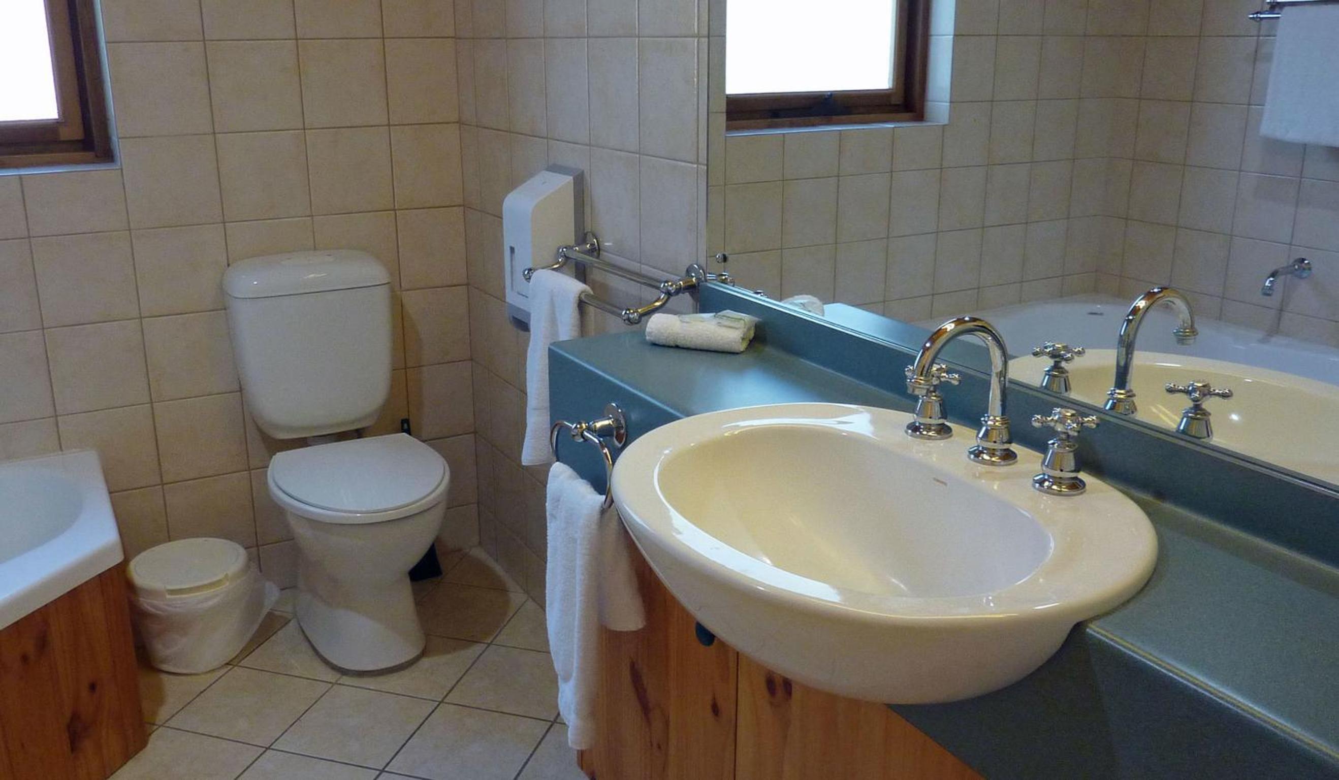 King Suite with Spa Bath photo 2