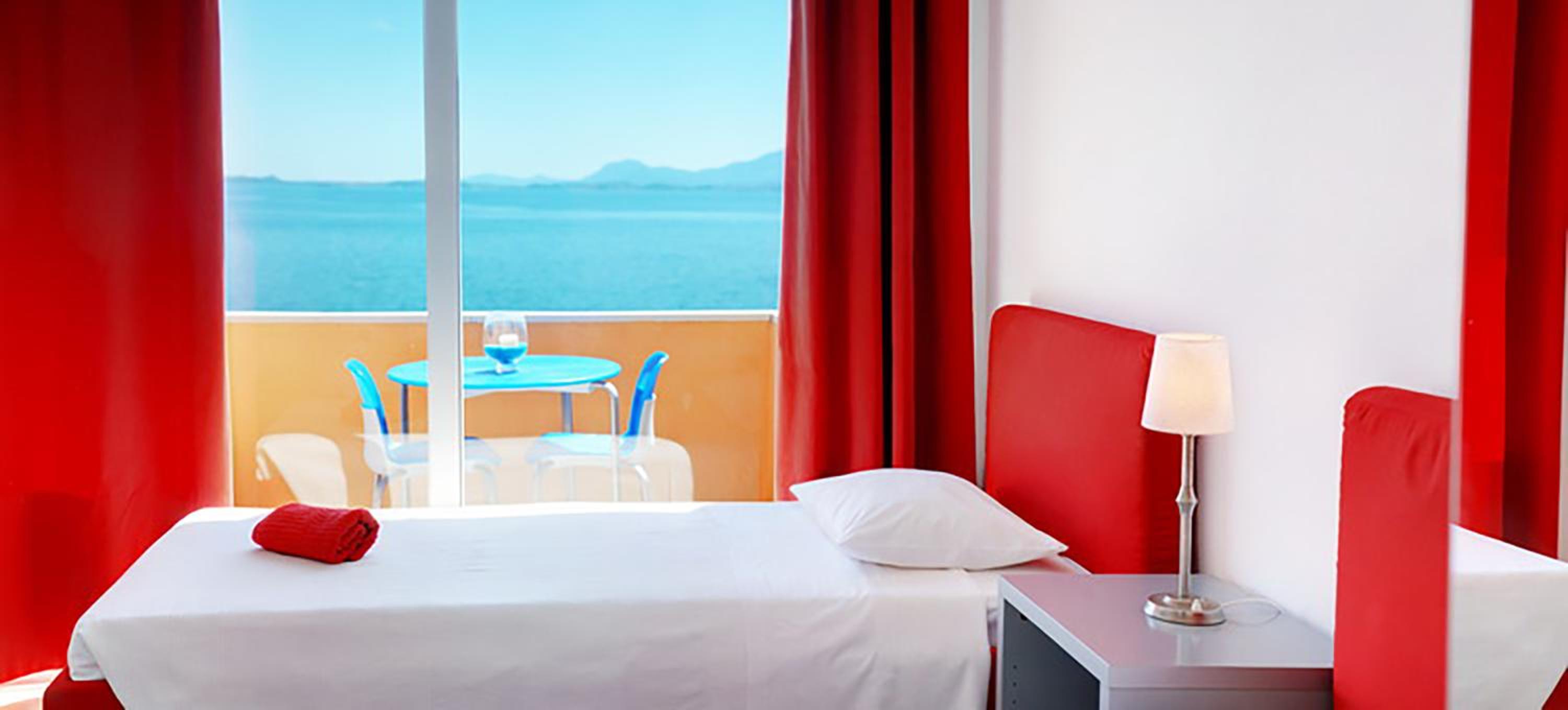 One-Bedroom Apartment with Sea View - Photo 1