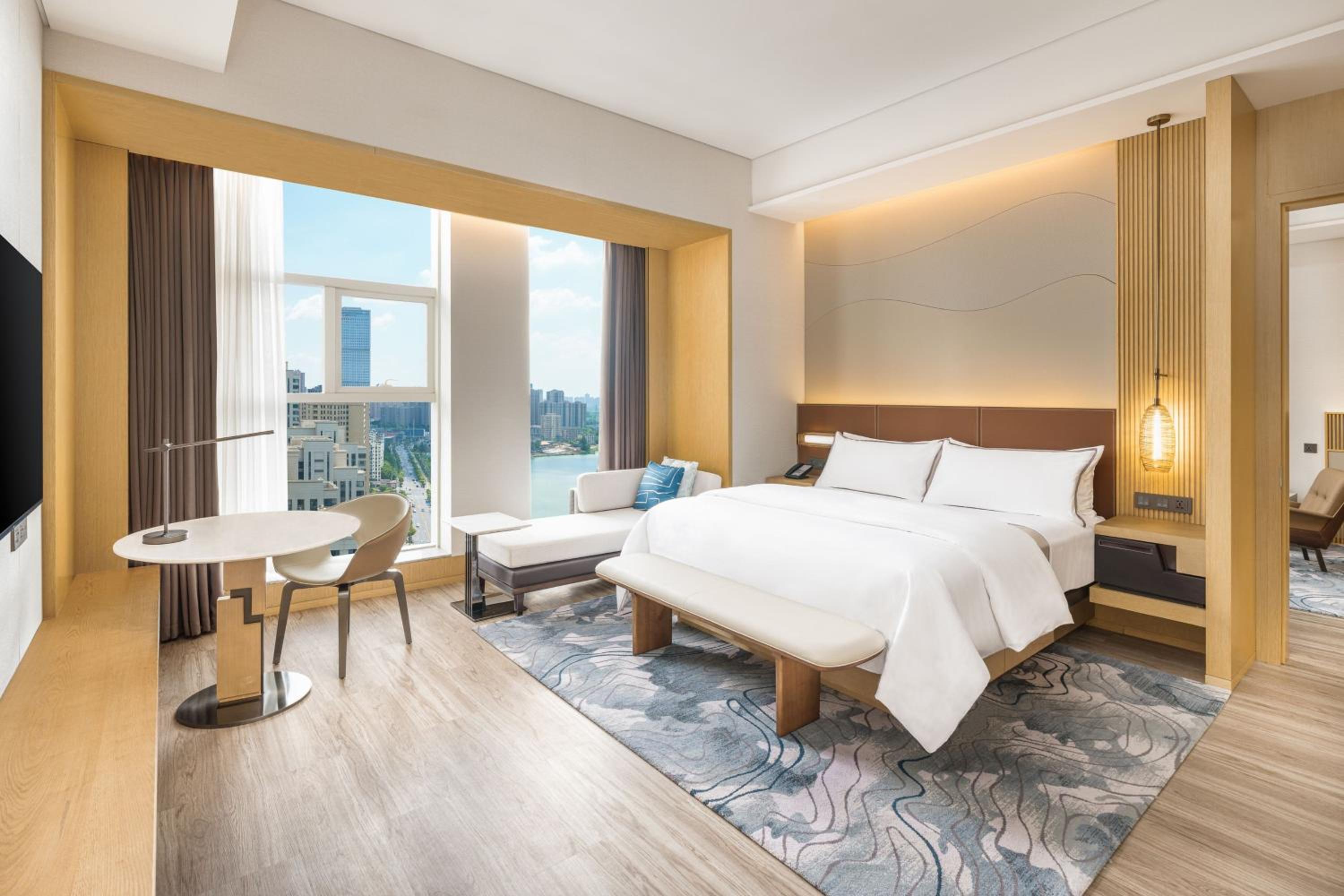 Premier King Suite photo 3