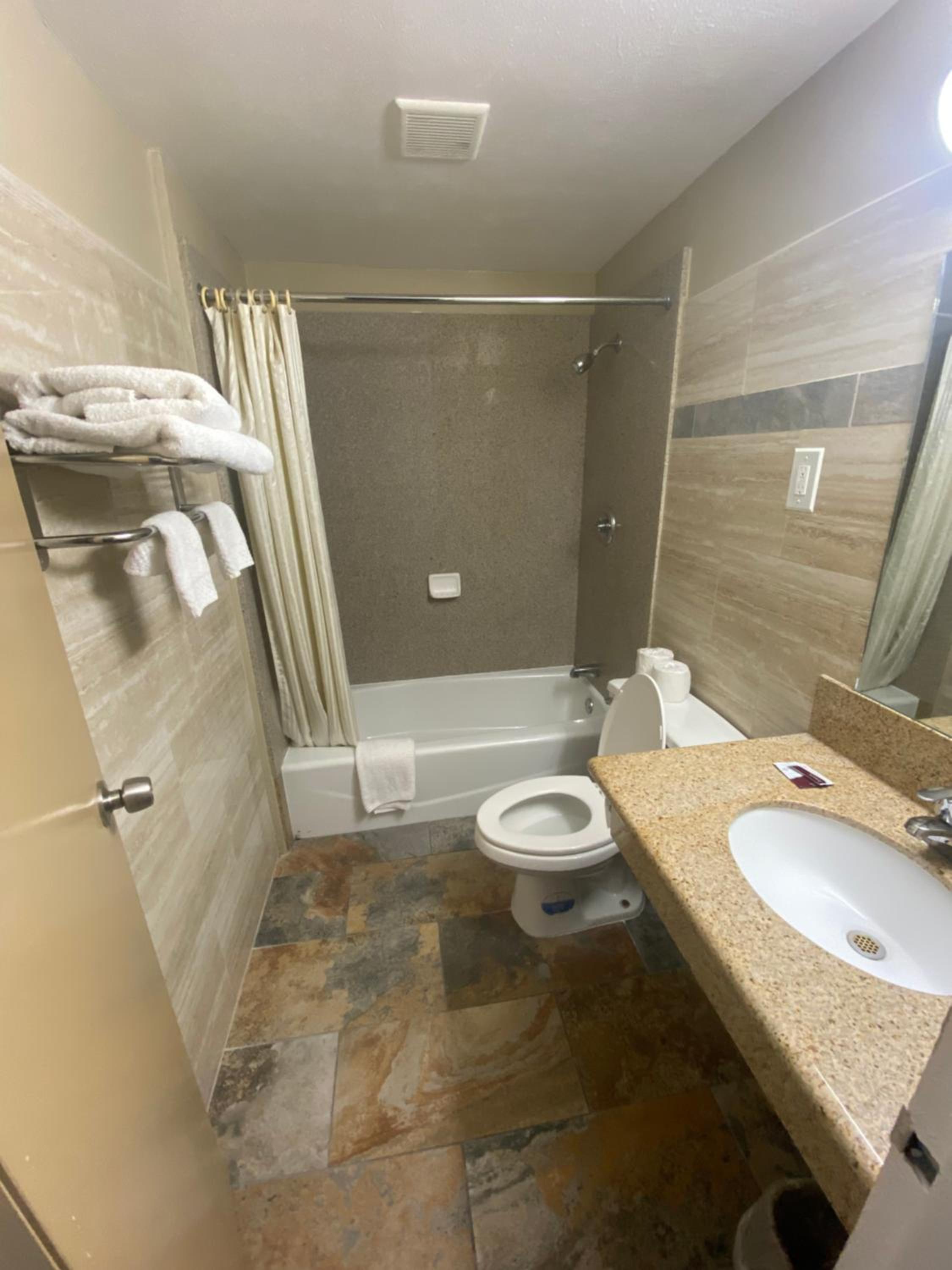 King Room - Non-Smoking - Photo 6