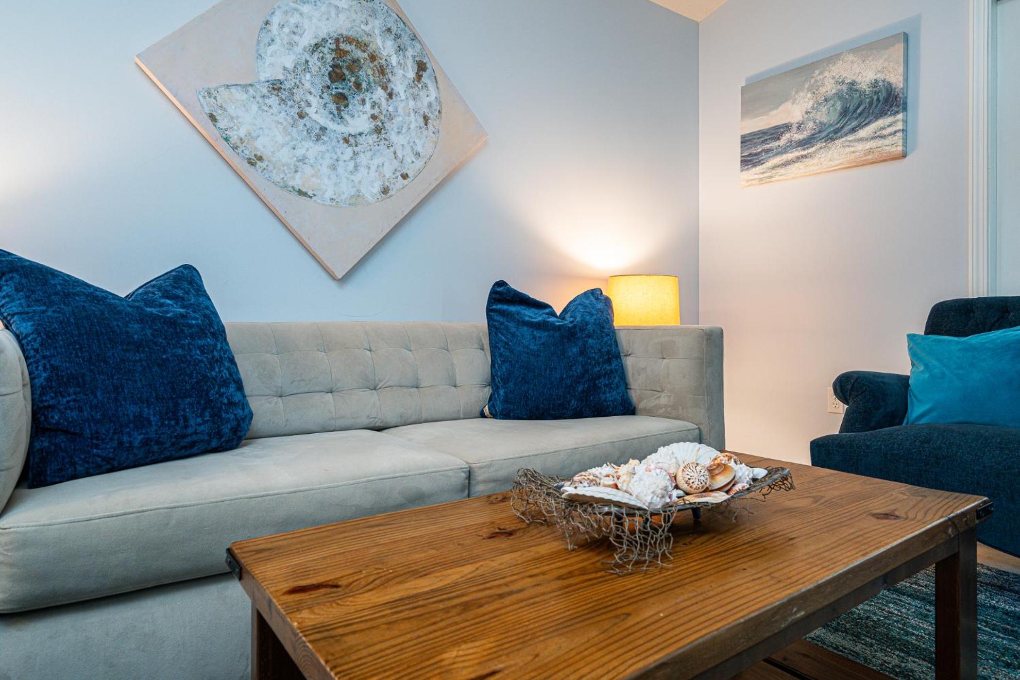 Three-Bedroom House - Photo 45