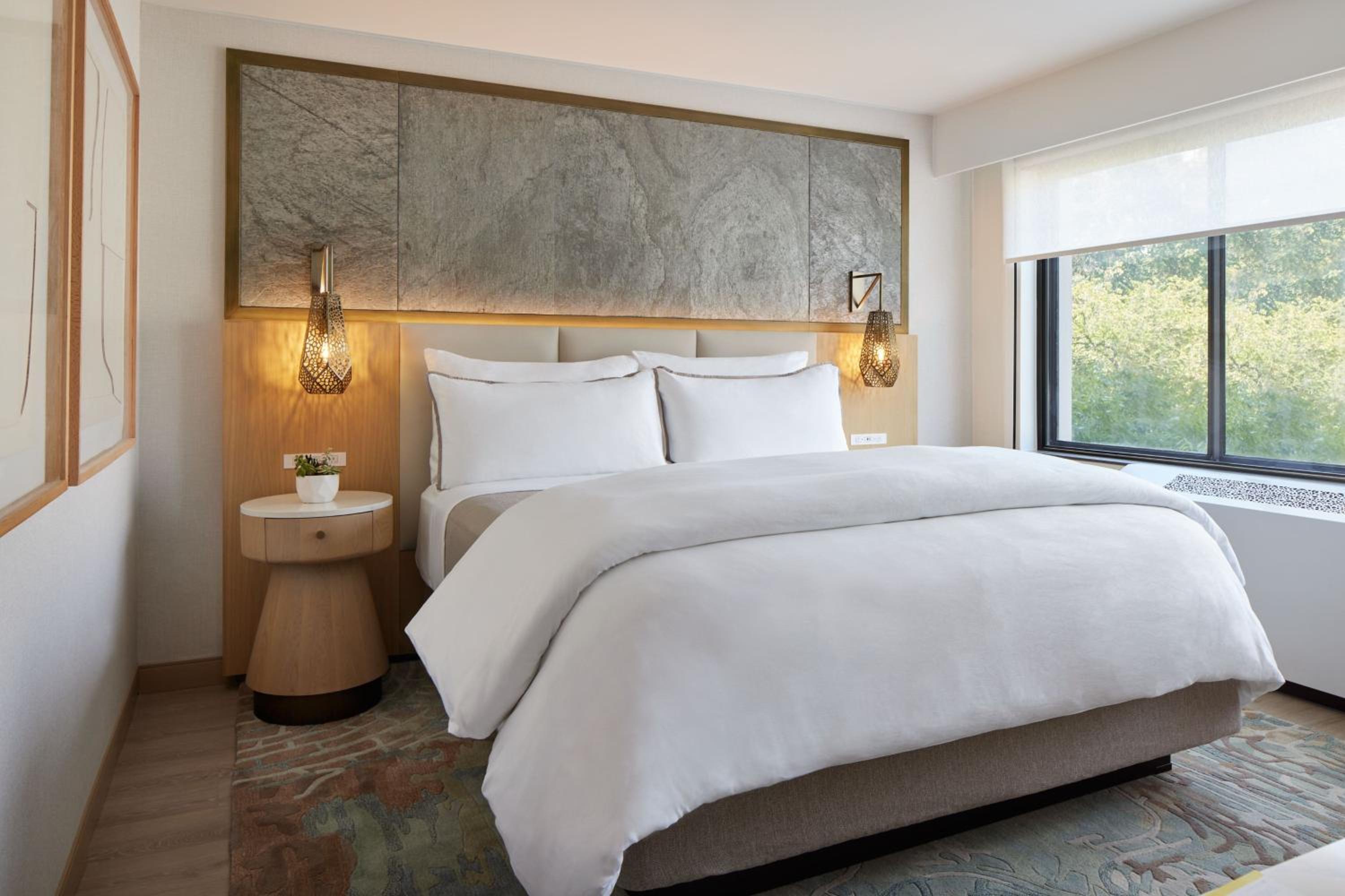 One-Bedroom King Suite with Sofa Bed - Photo 4
