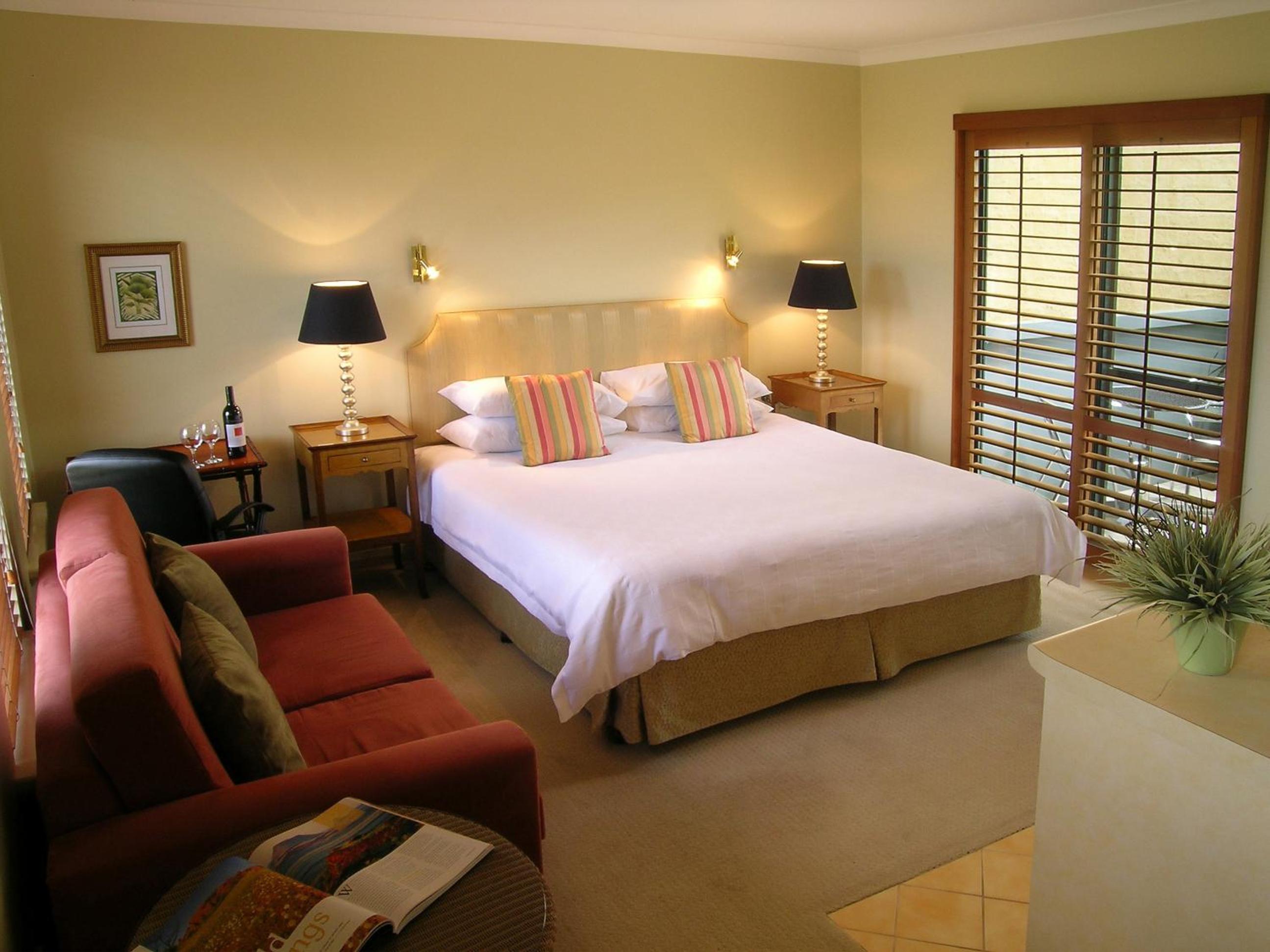 Colonnade King with Spa Bath - Photo 6